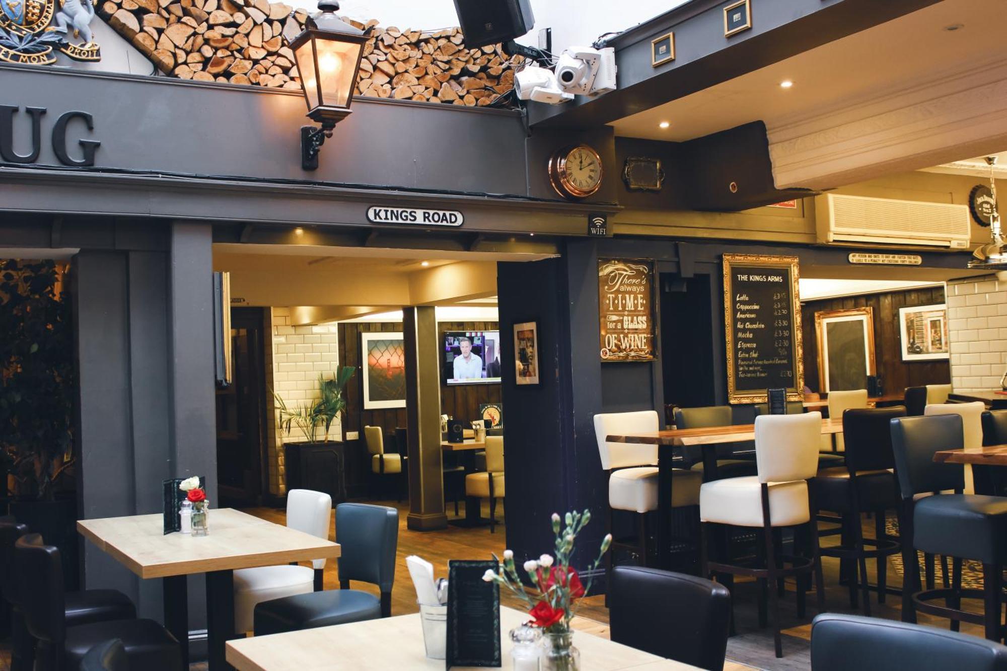 The Kings Arms Hotel 3*