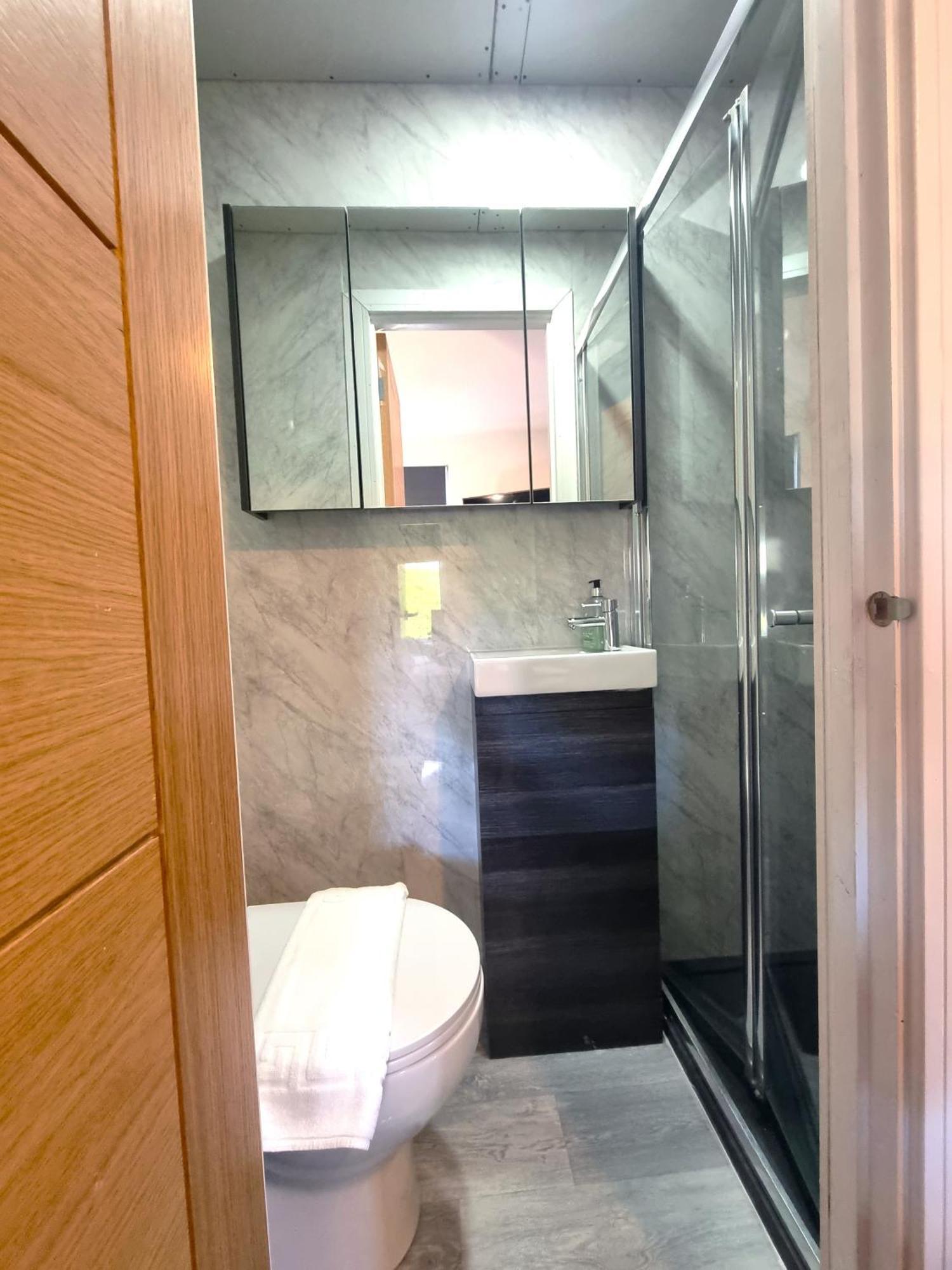 Bath Road Apartment Swindon