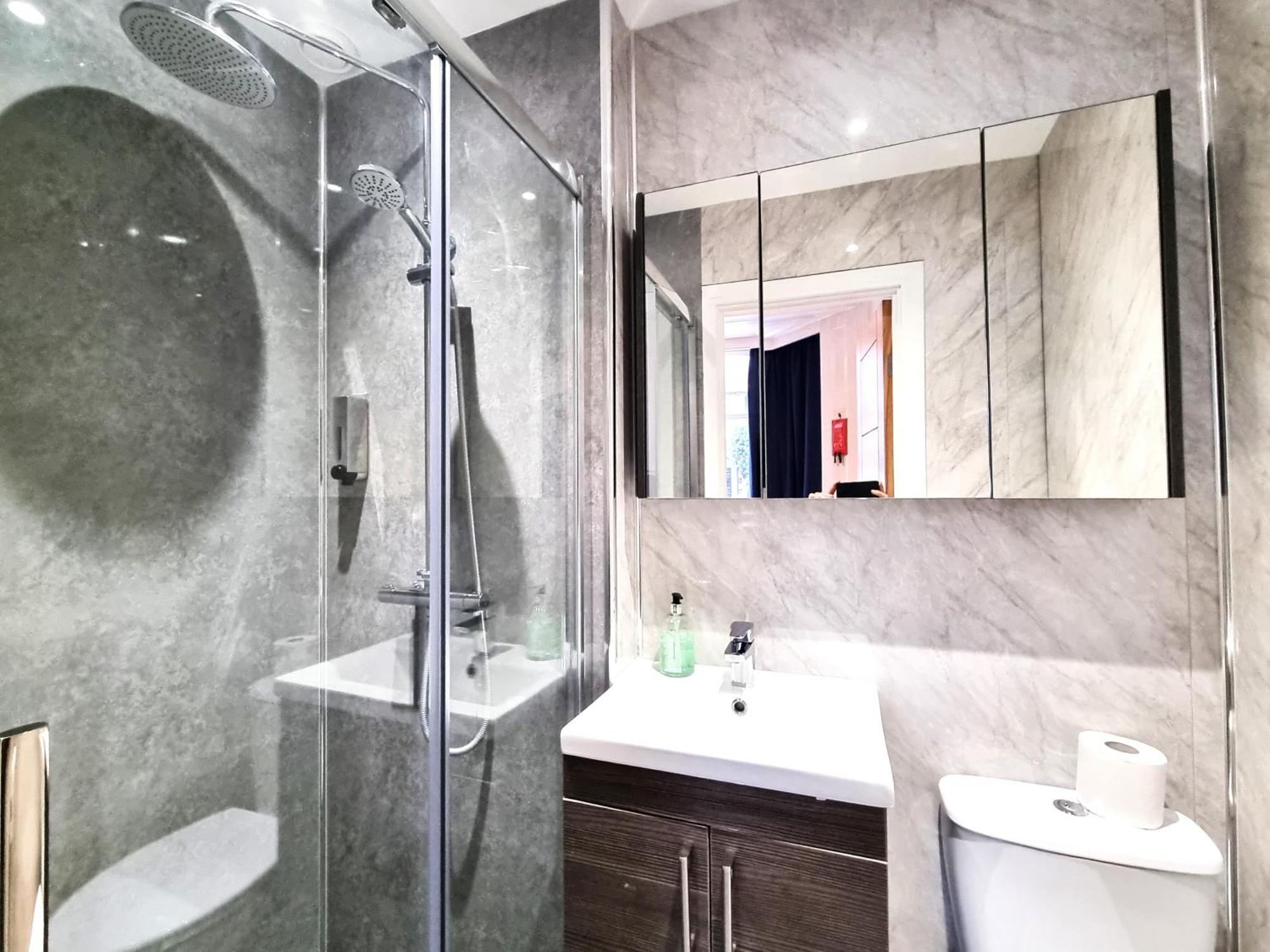 Bath Road Apartment Swindon