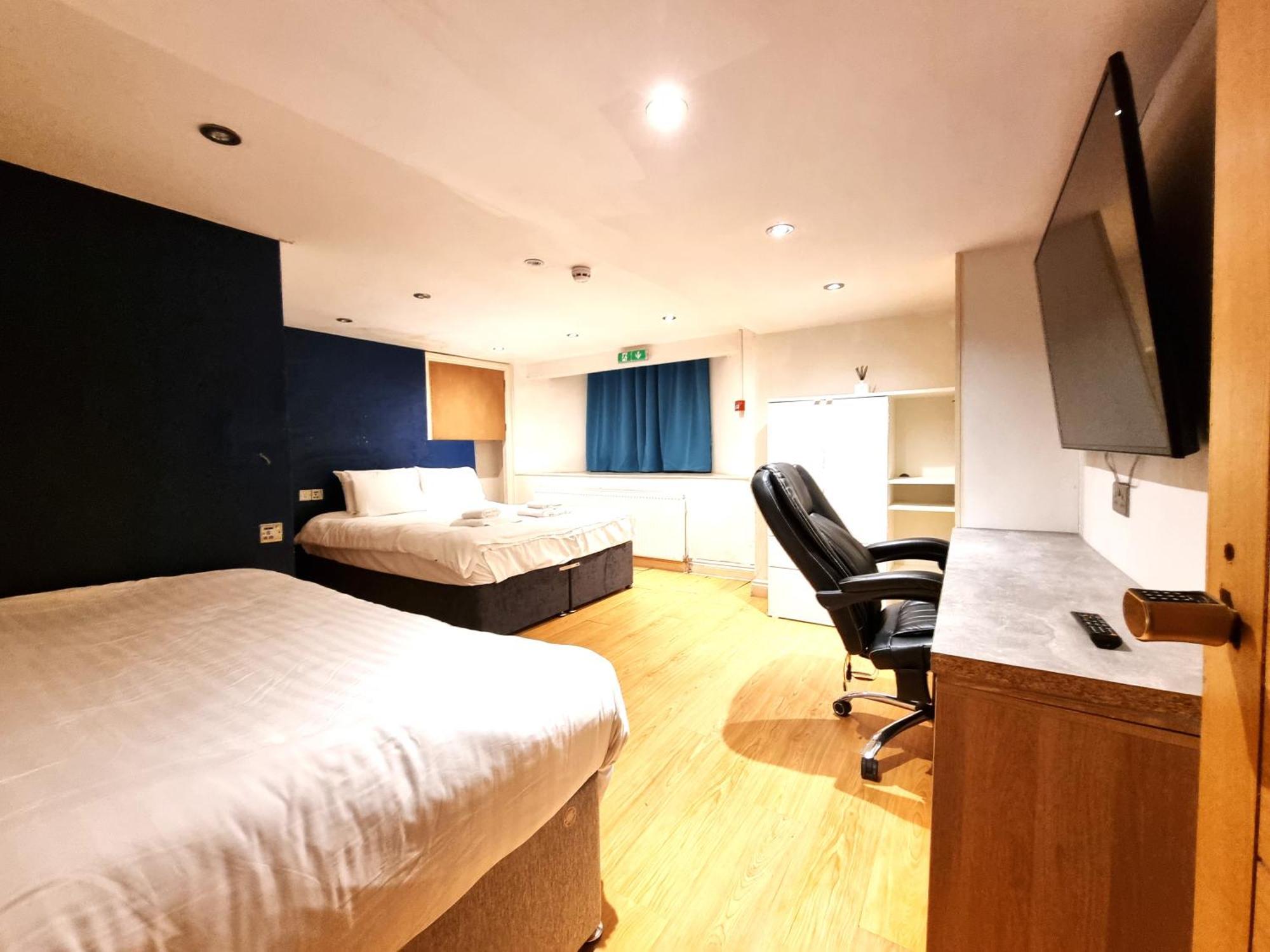 Bath Road Apartment