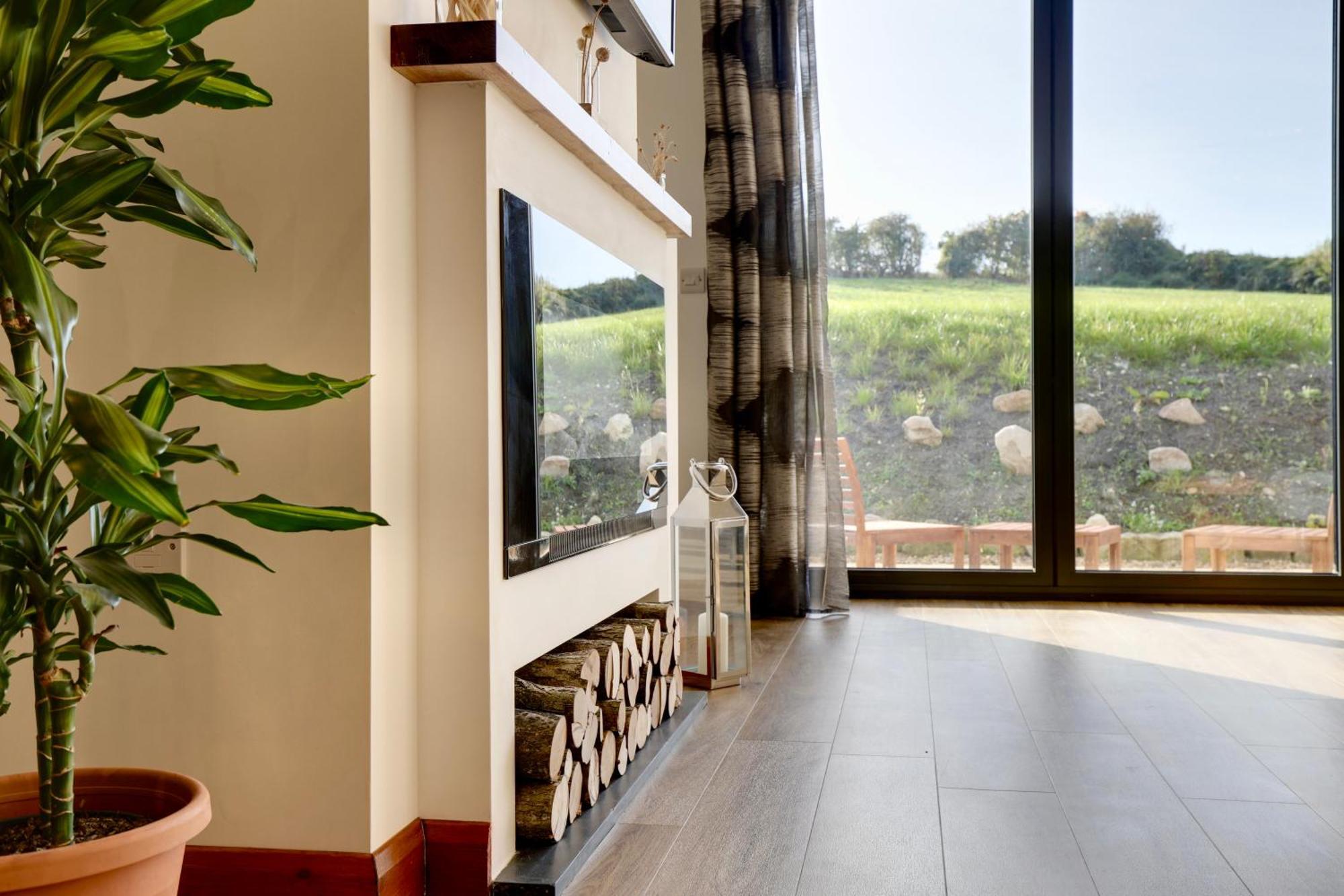 The Owl Barn Wiltshire - Chalk Apartment *