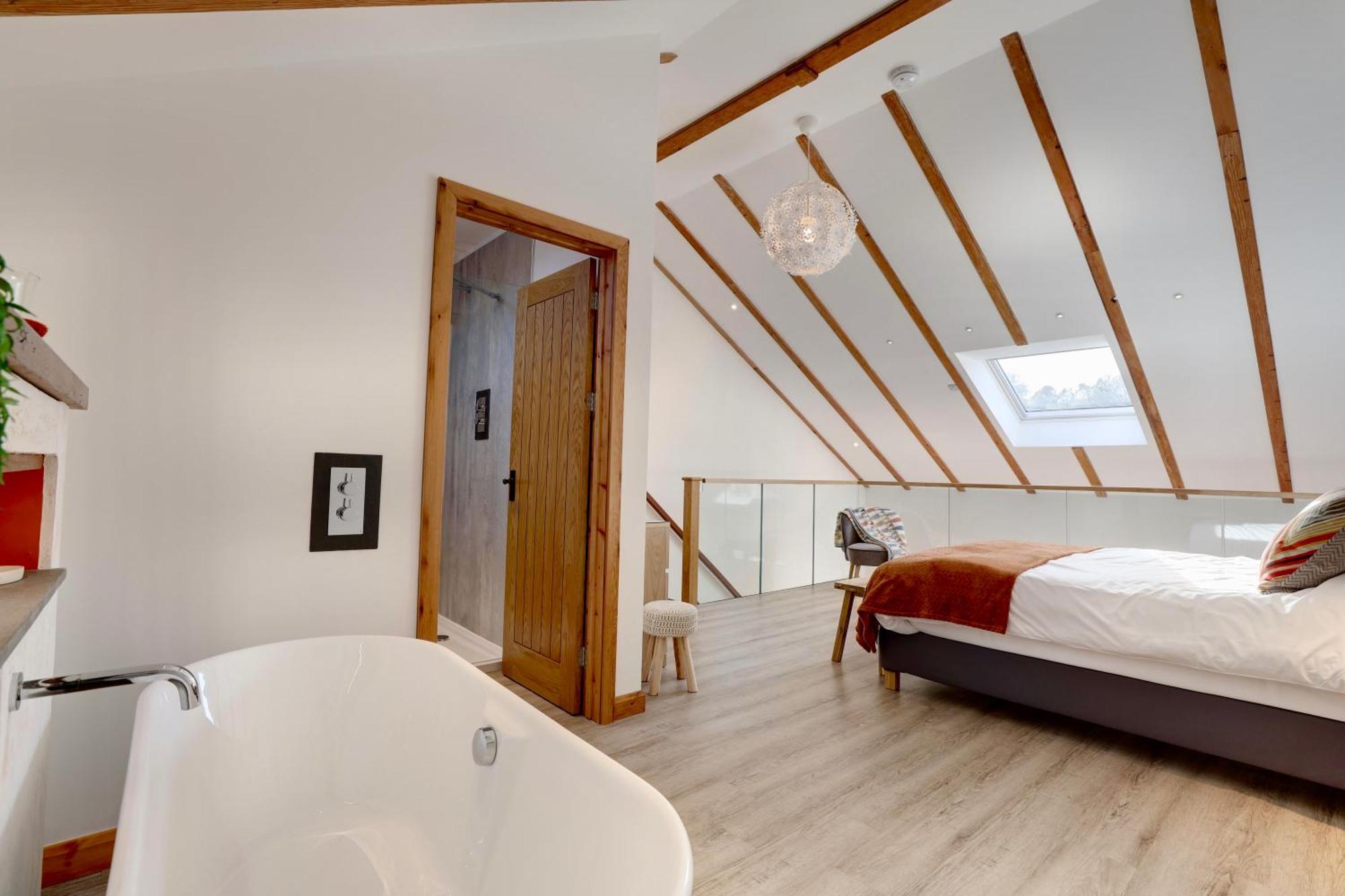 The Owl Barn Wiltshire - Chalk Apartment *