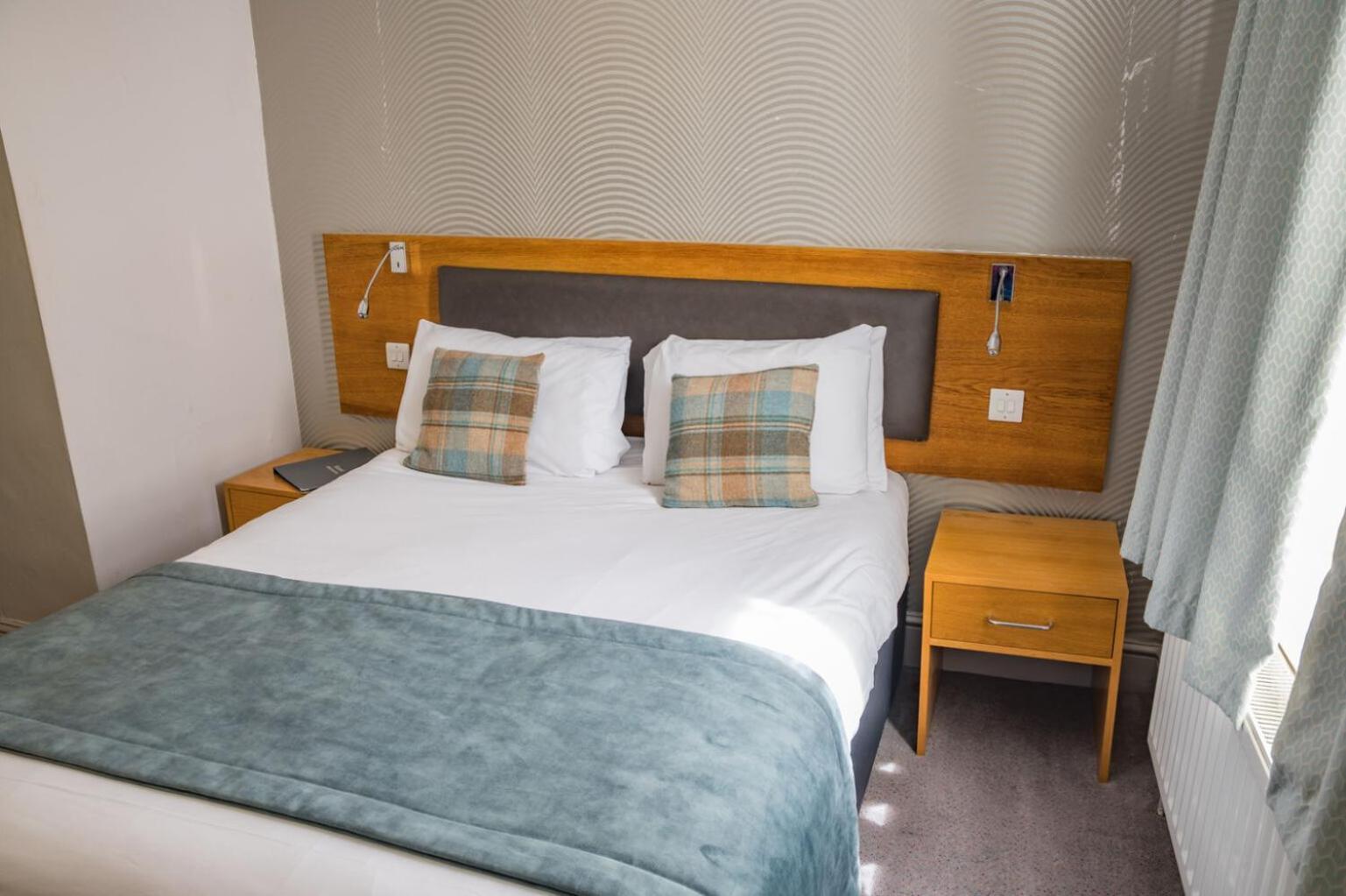 The Goddard Arms 3* Swindon