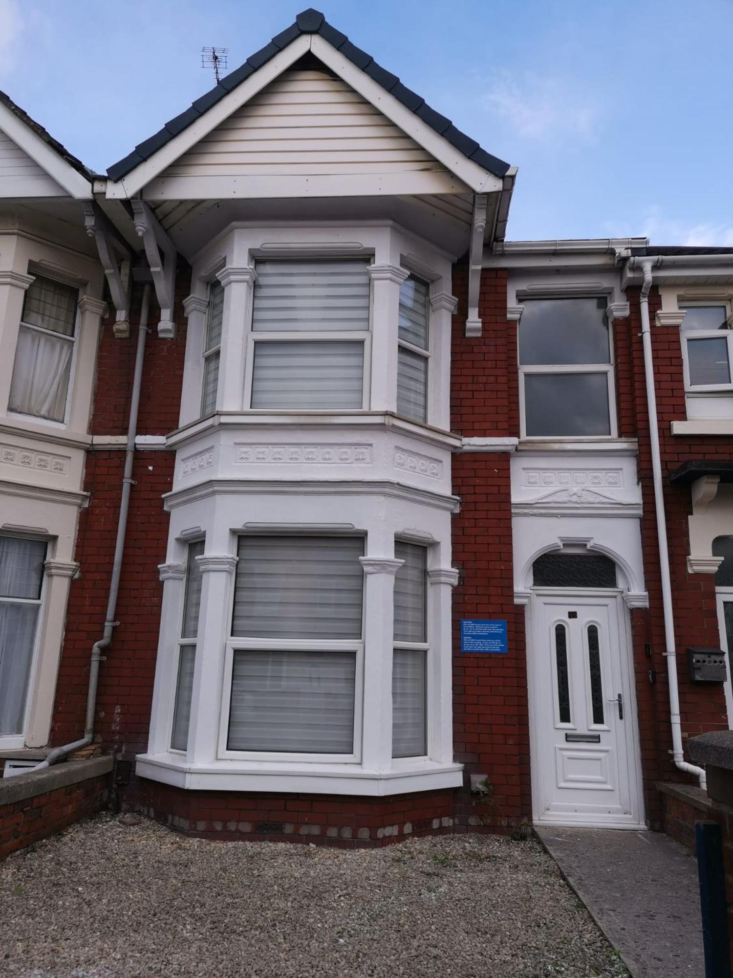 Amber Apartments, Free Parking, 3 Bedrooms, Sleeps 5, 1 En-suite 1 Bath/shower