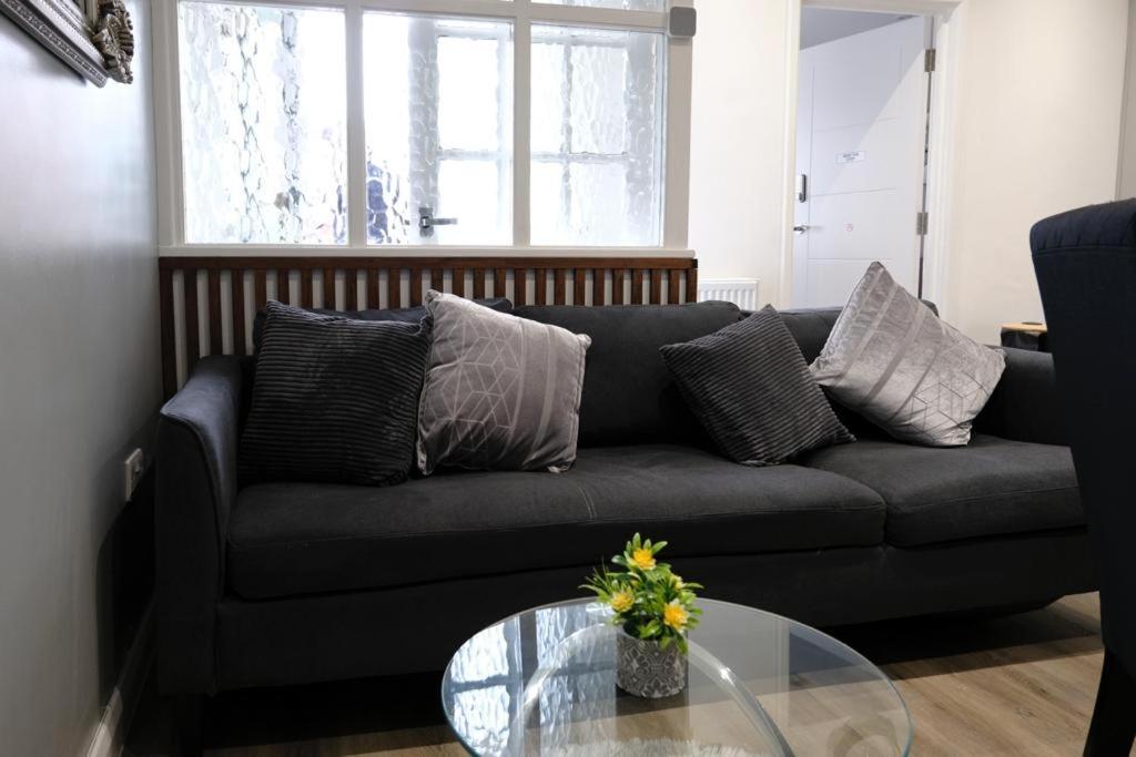 Apartamento Executive Free On-site Parking, 2 En-suites, Sleeps 4,
