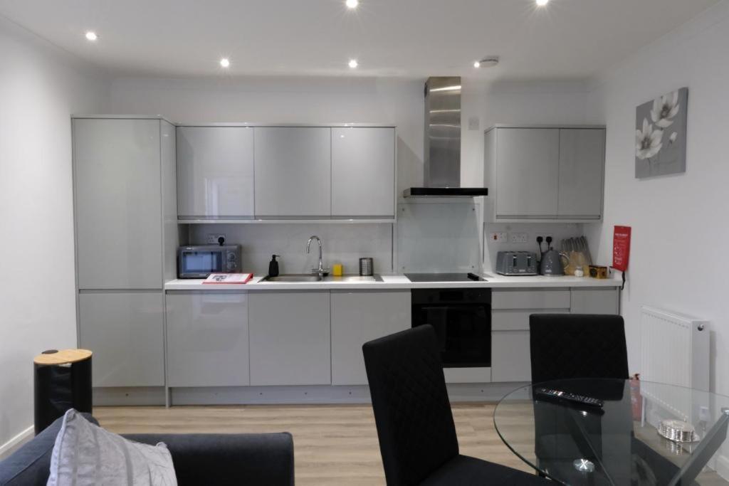 Executive Free On-site Parking, 2 En-suites, Sleeps 4,