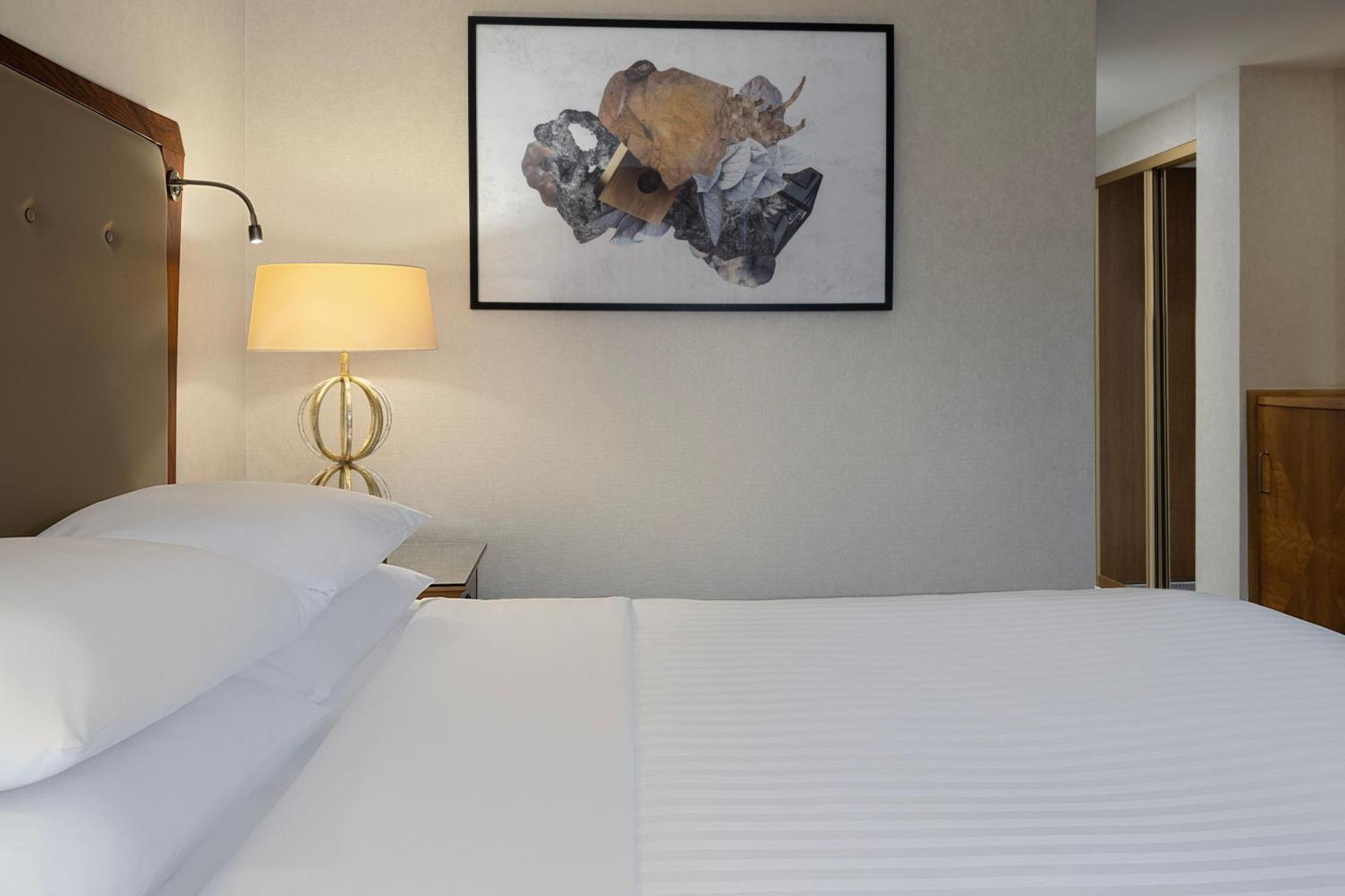Delta By Marriott Khách sạn 4*