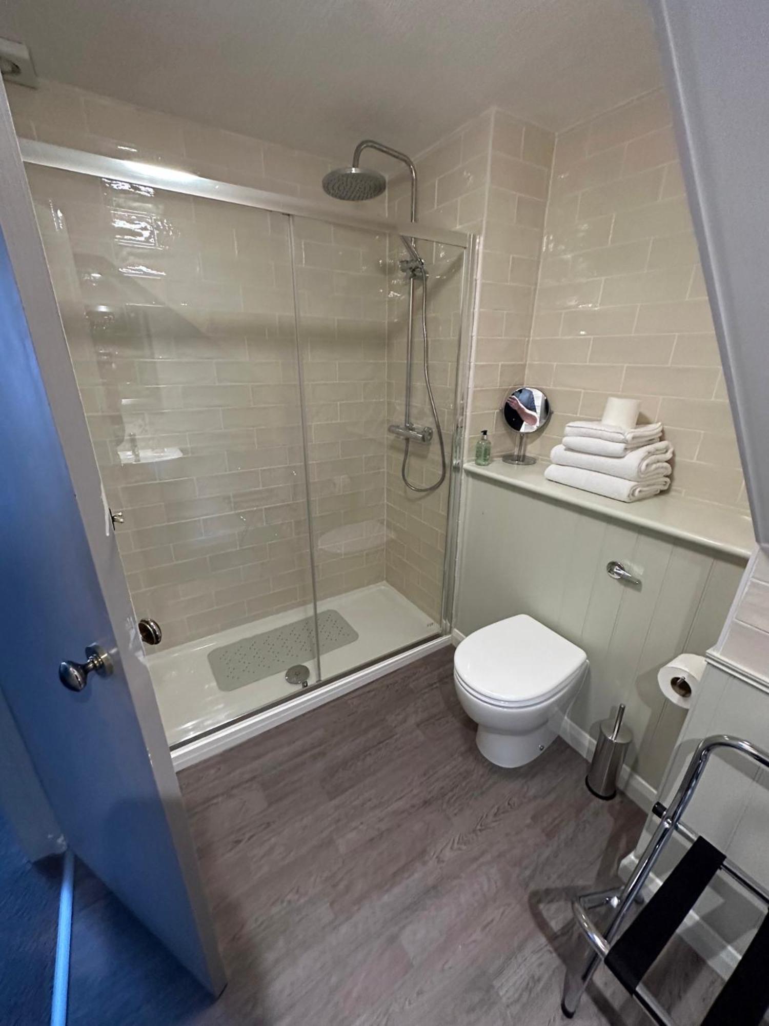 The Goddard Arms 3*