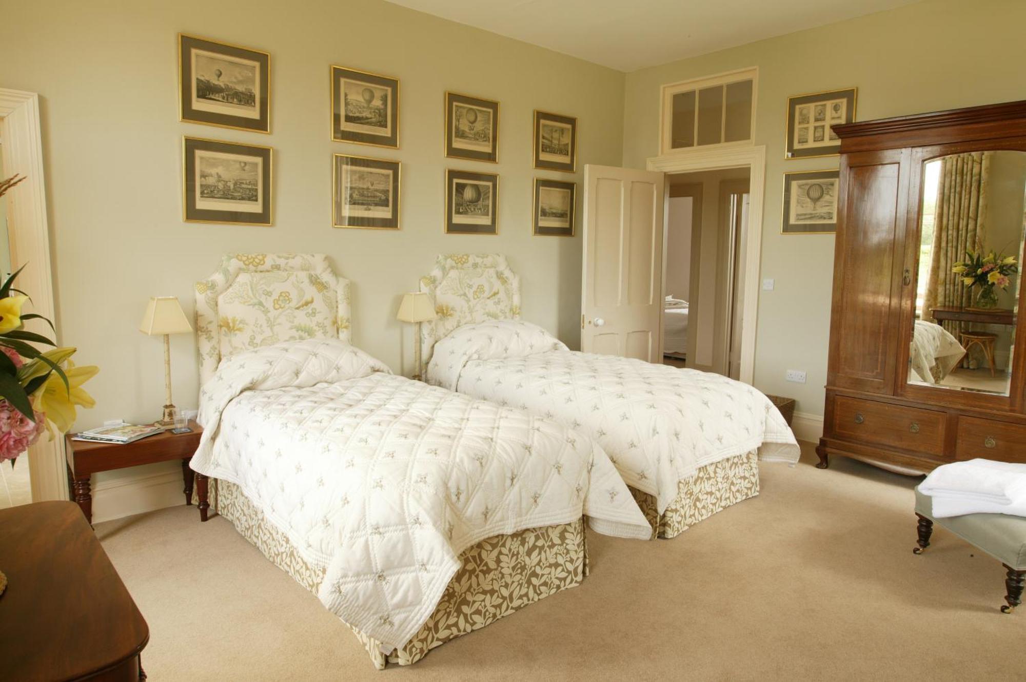 Bed & Breakfast Overtown Manor Swindon