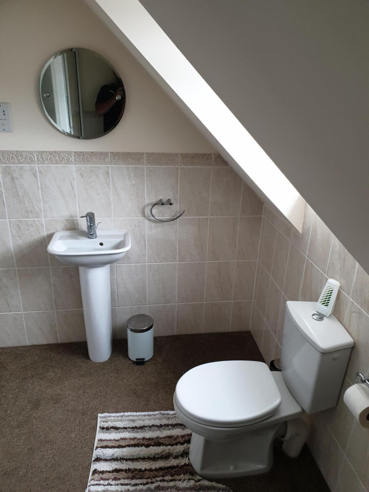 Homestay 6 Deluxe Doubles 2 With En In Large House - No Pets Swindon