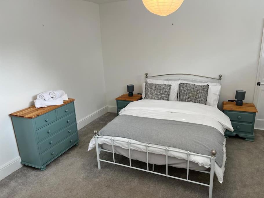 Holiday home 2 Bedroom In Old Town Swindon