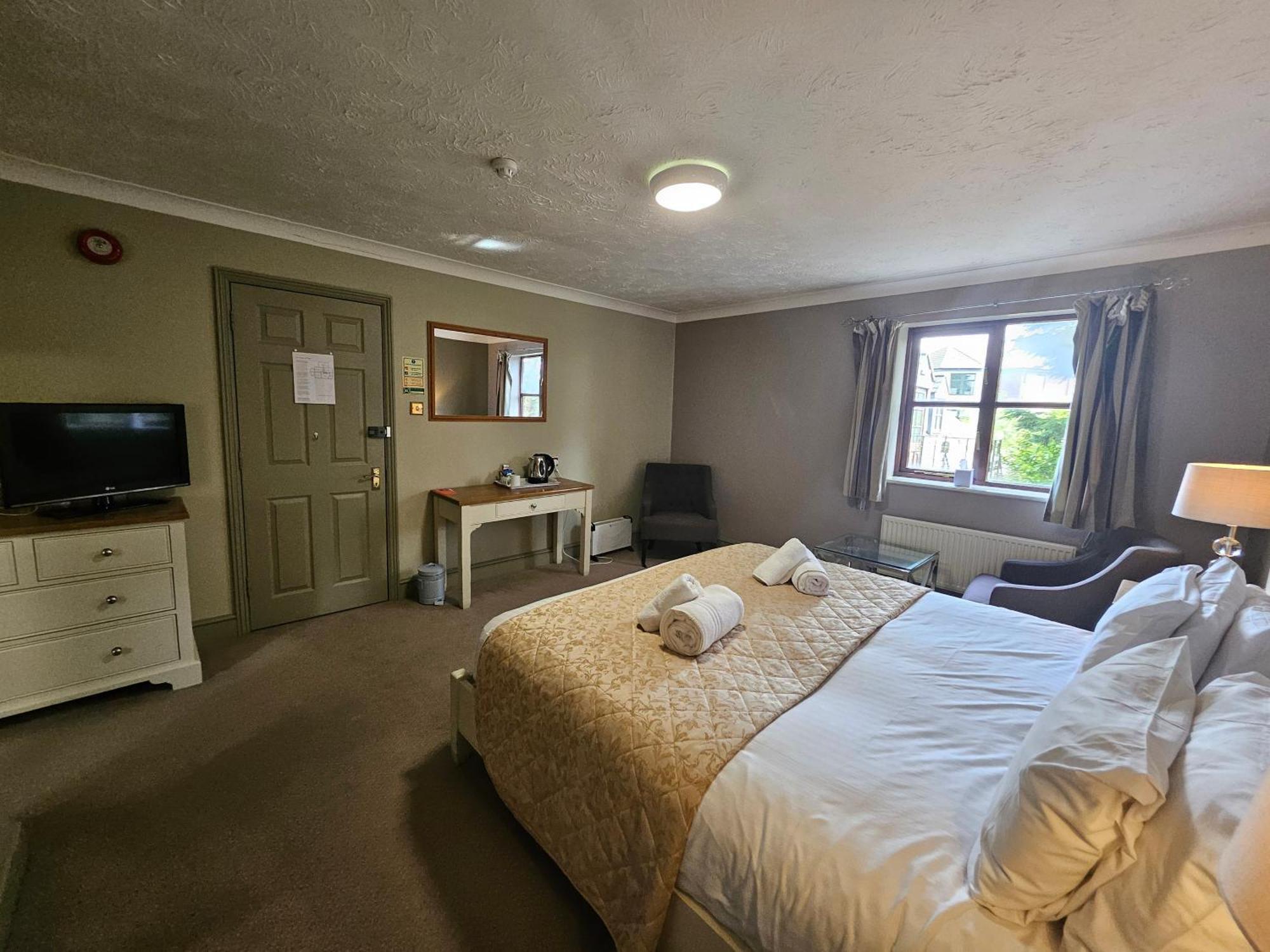 Marsh Farm Hotel Swindon