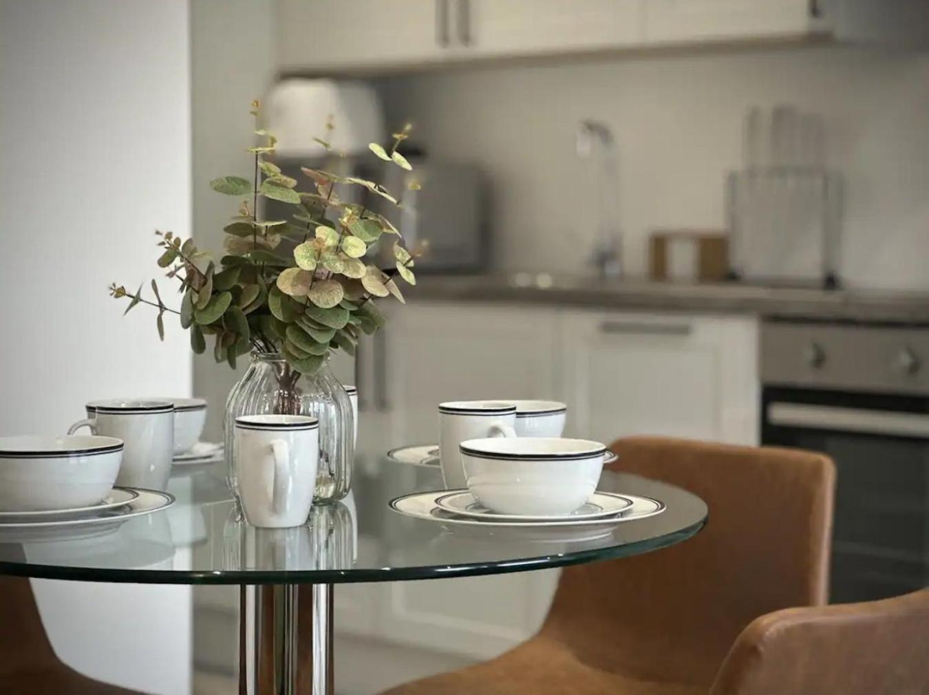 Apartamento Escape In Town Centre - Free Parking Swindon