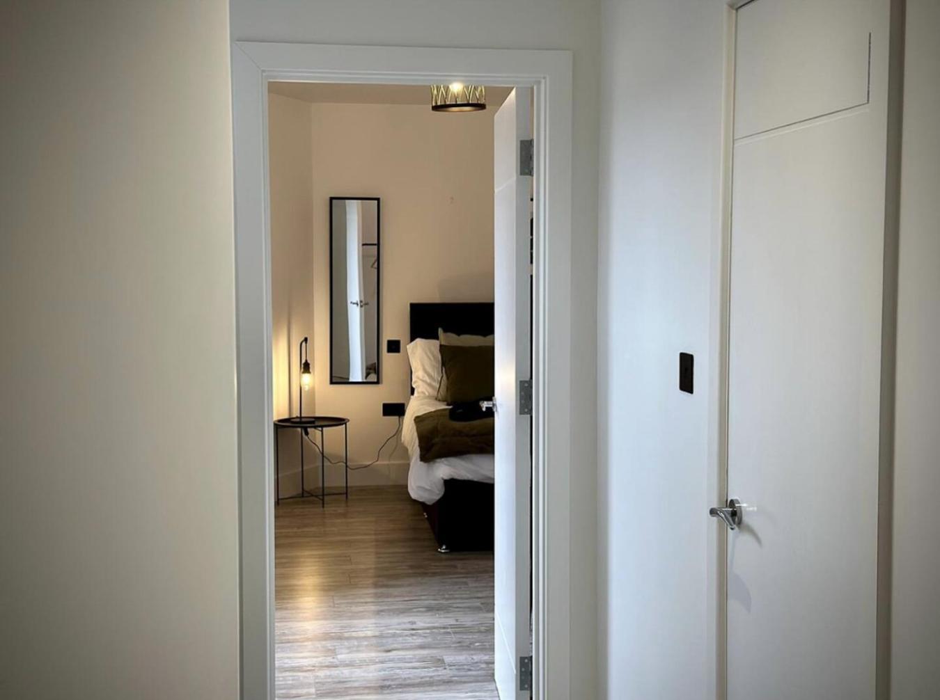 Apartamento Escape In Town Centre - Free Parking Swindon