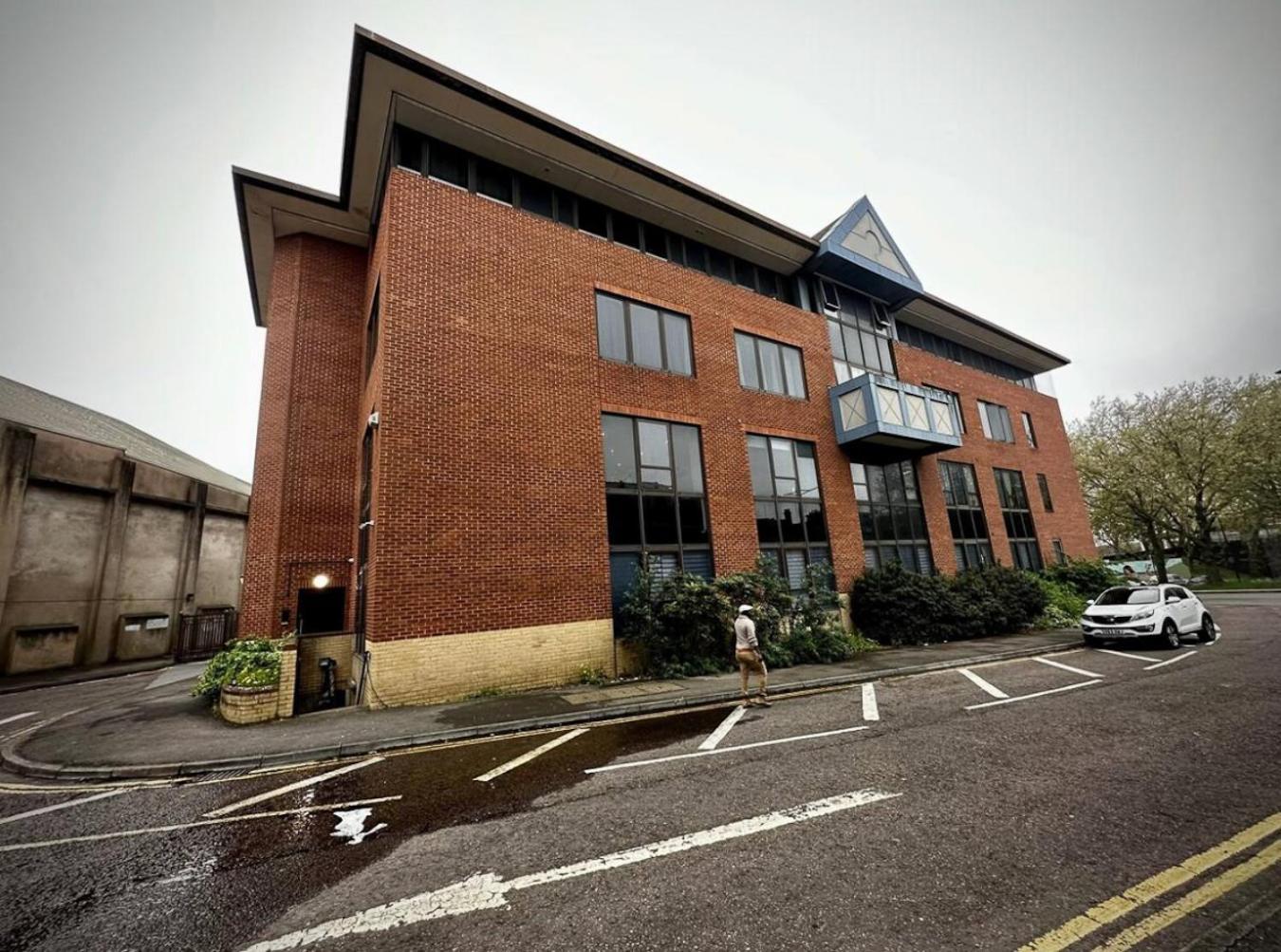 Escape In Town Centre - Free Parking Swindon