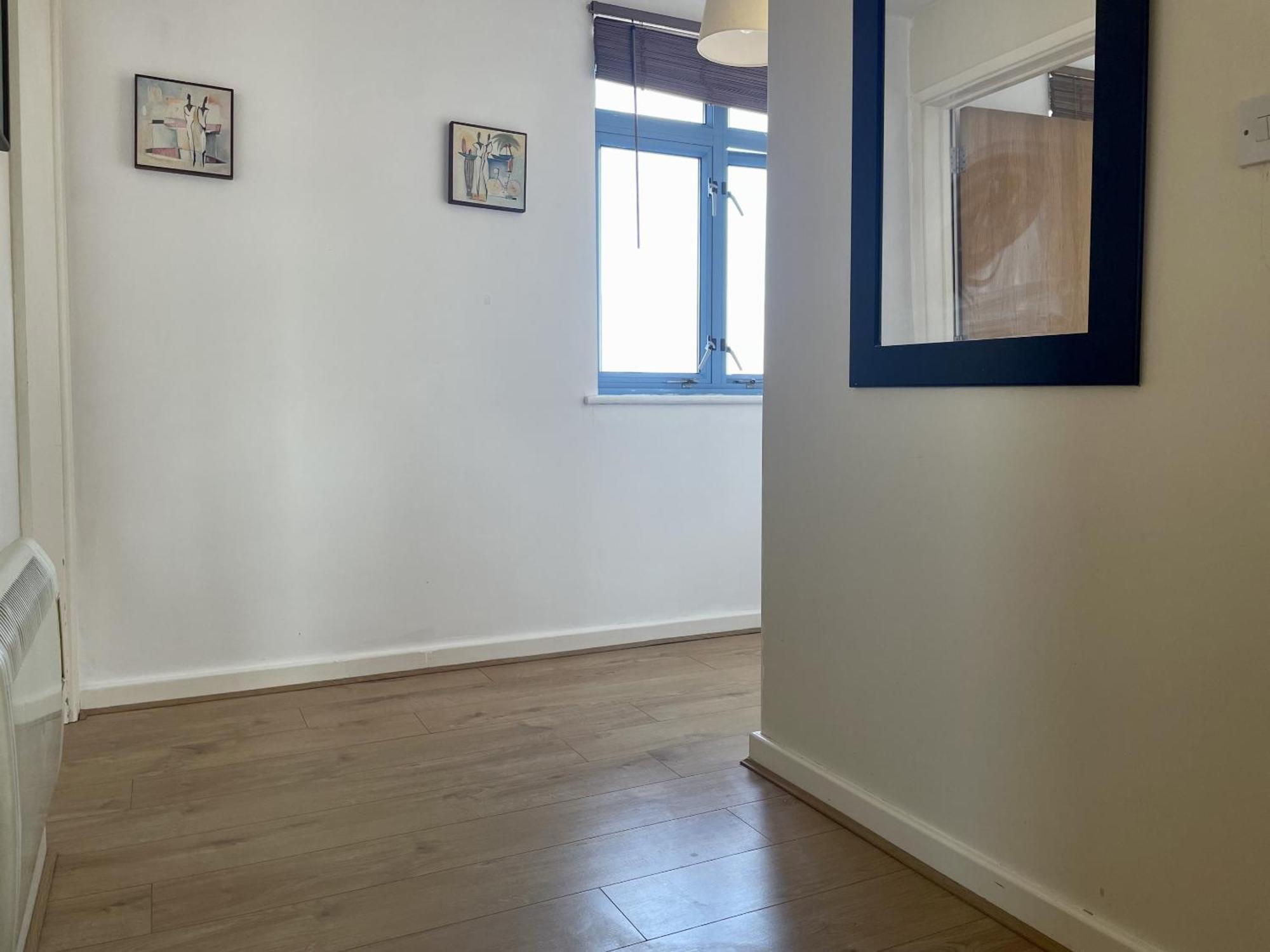 Hk Life Serviced , Centre Apartment Swindon