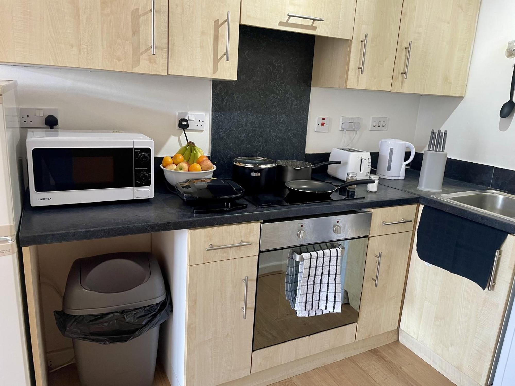 Apartment Hk Life Serviced , Centre Swindon