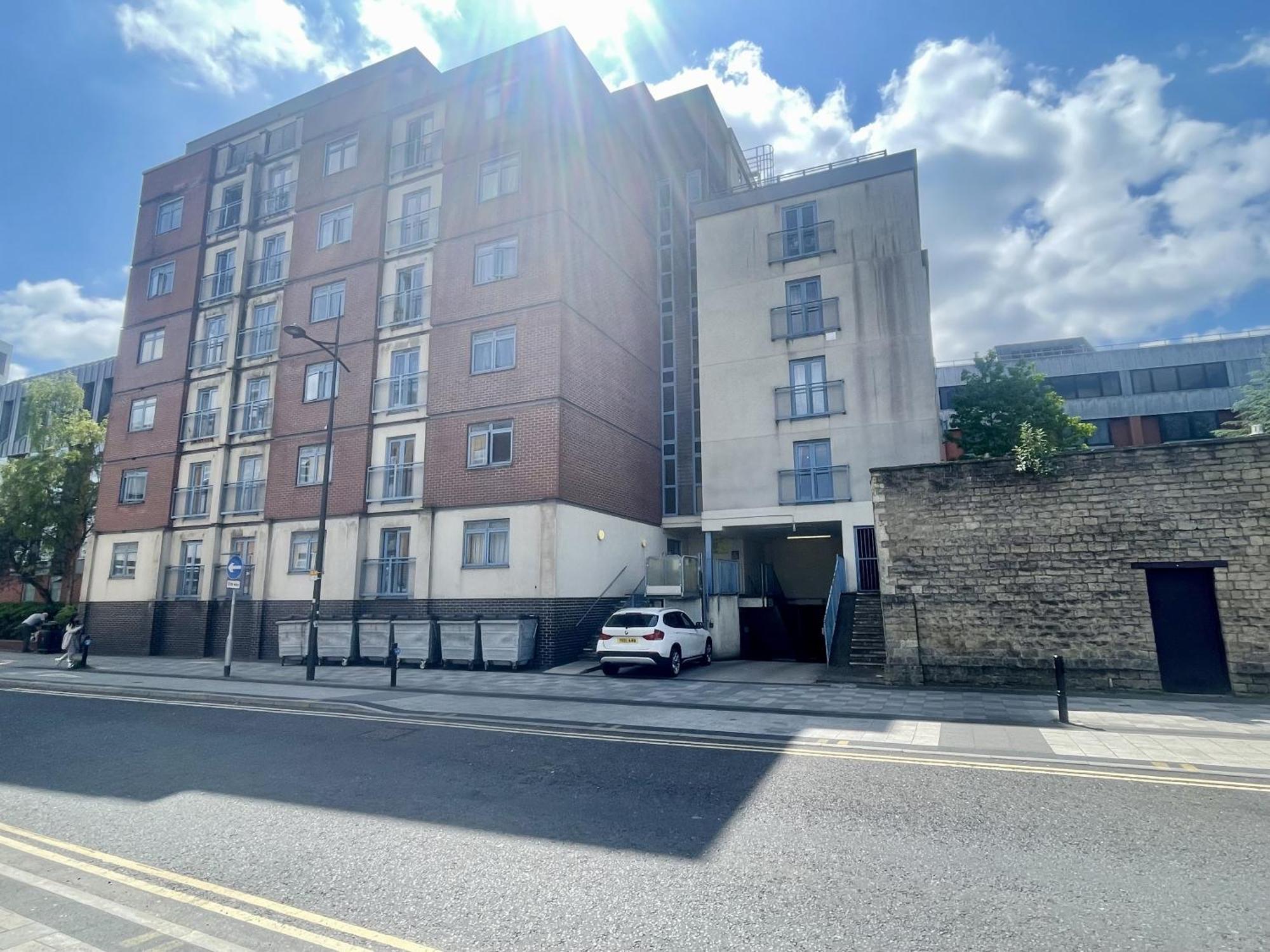 Hk Life Serviced , Centre Swindon