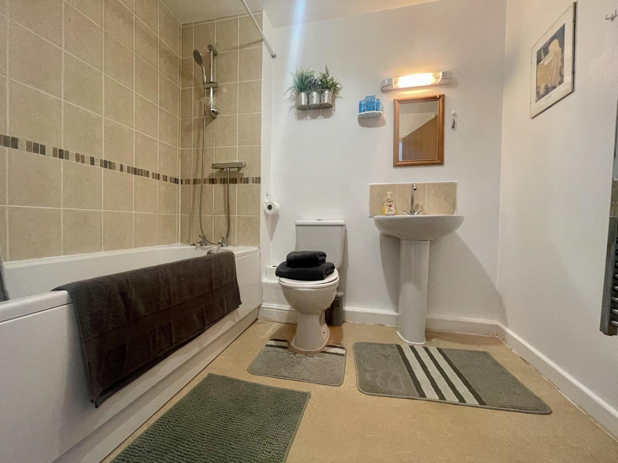 Hk Life Serviced , Centre Apartment *