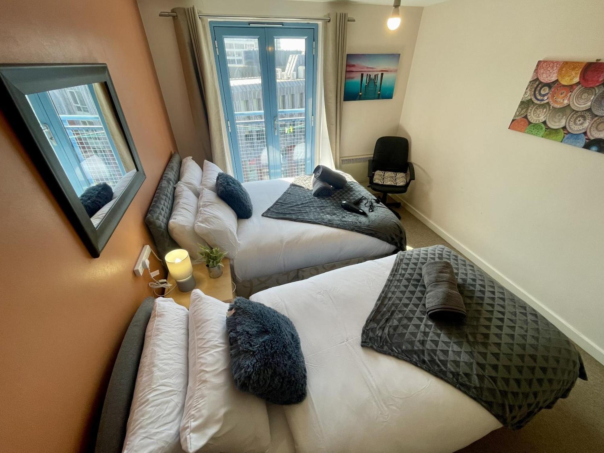 Hk Life Serviced , Centre Apartment Swindon