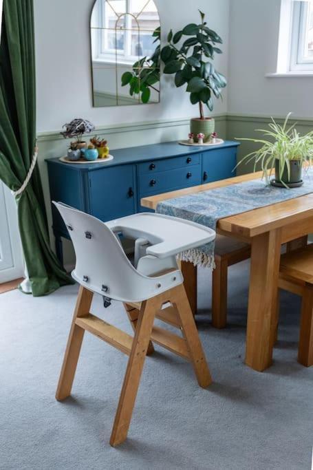 Juniper Close Retreat * Swindon