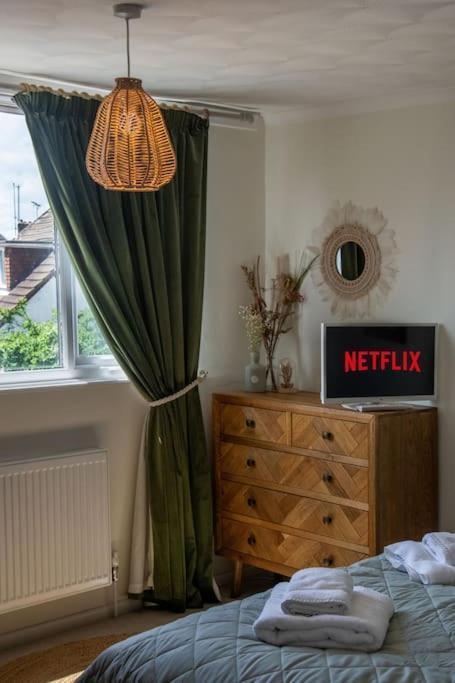 Juniper Close Retreat Holiday home Swindon