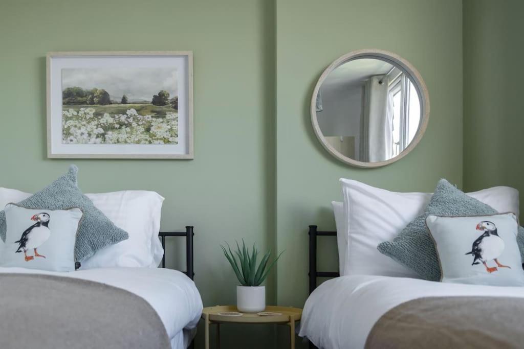 Juniper Close Retreat * Swindon