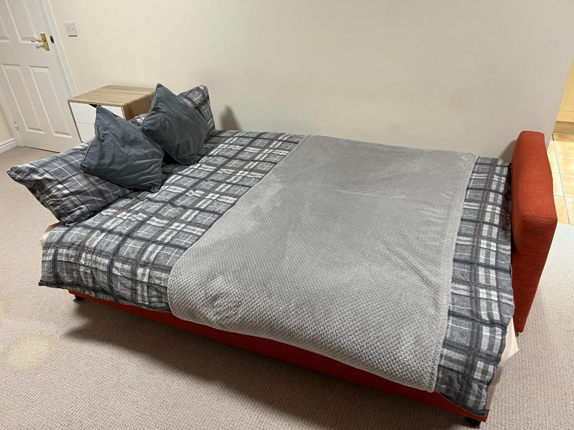 Apartment Coach House Studio Flat In A Quiet Suburb With Private Parking *