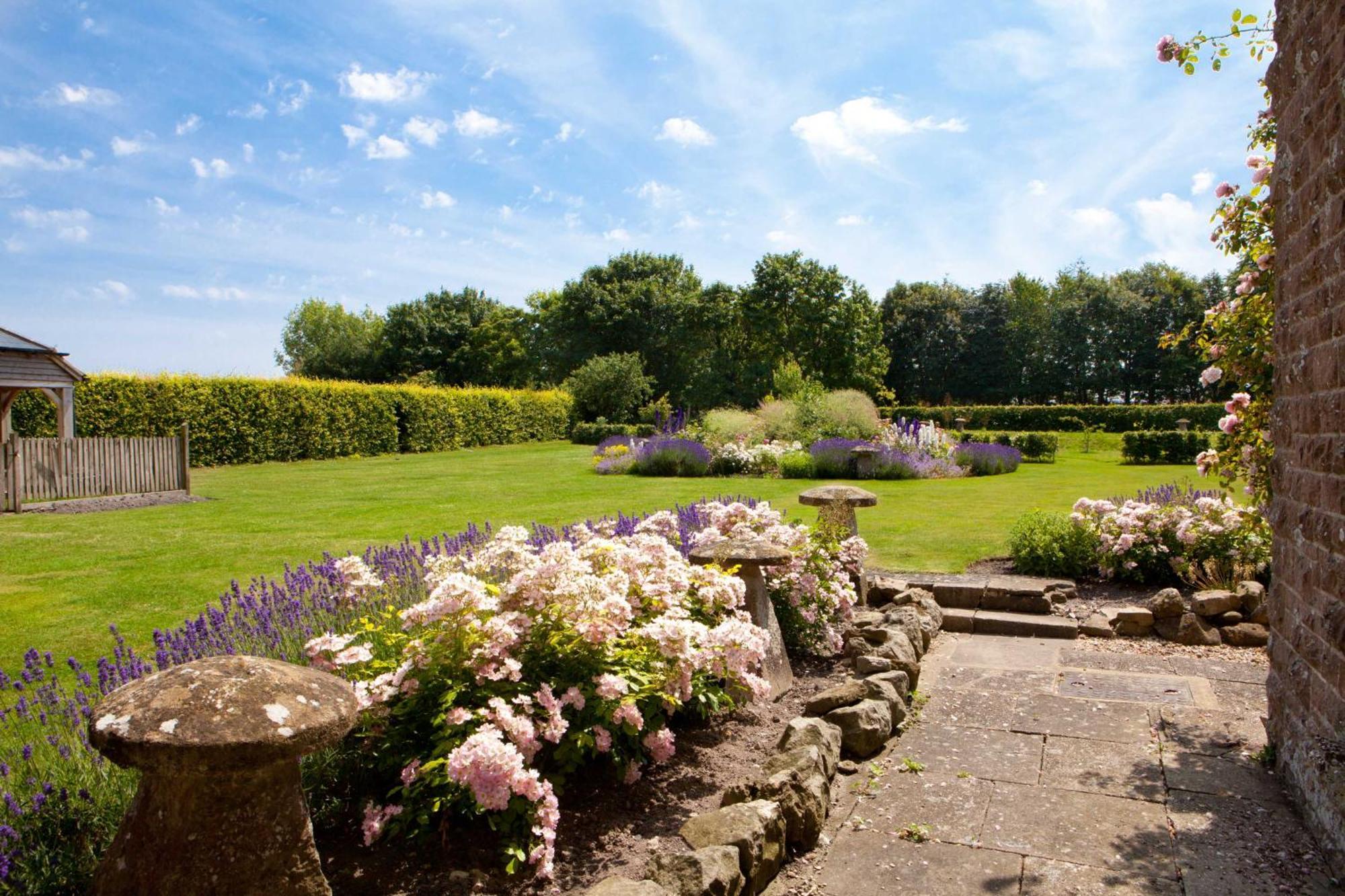 Bed & Breakfast Overtown Manor Swindon