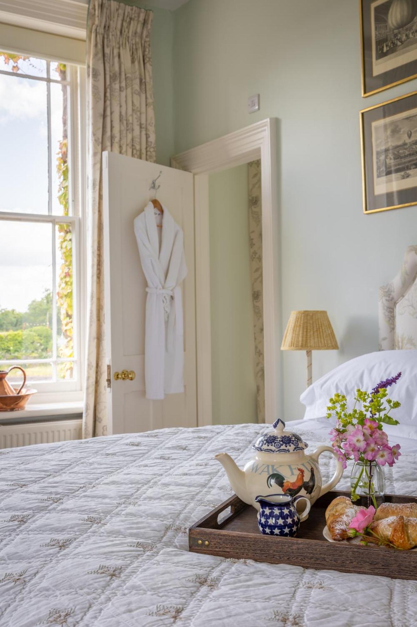 Overtown Manor Bed & Breakfast Swindon