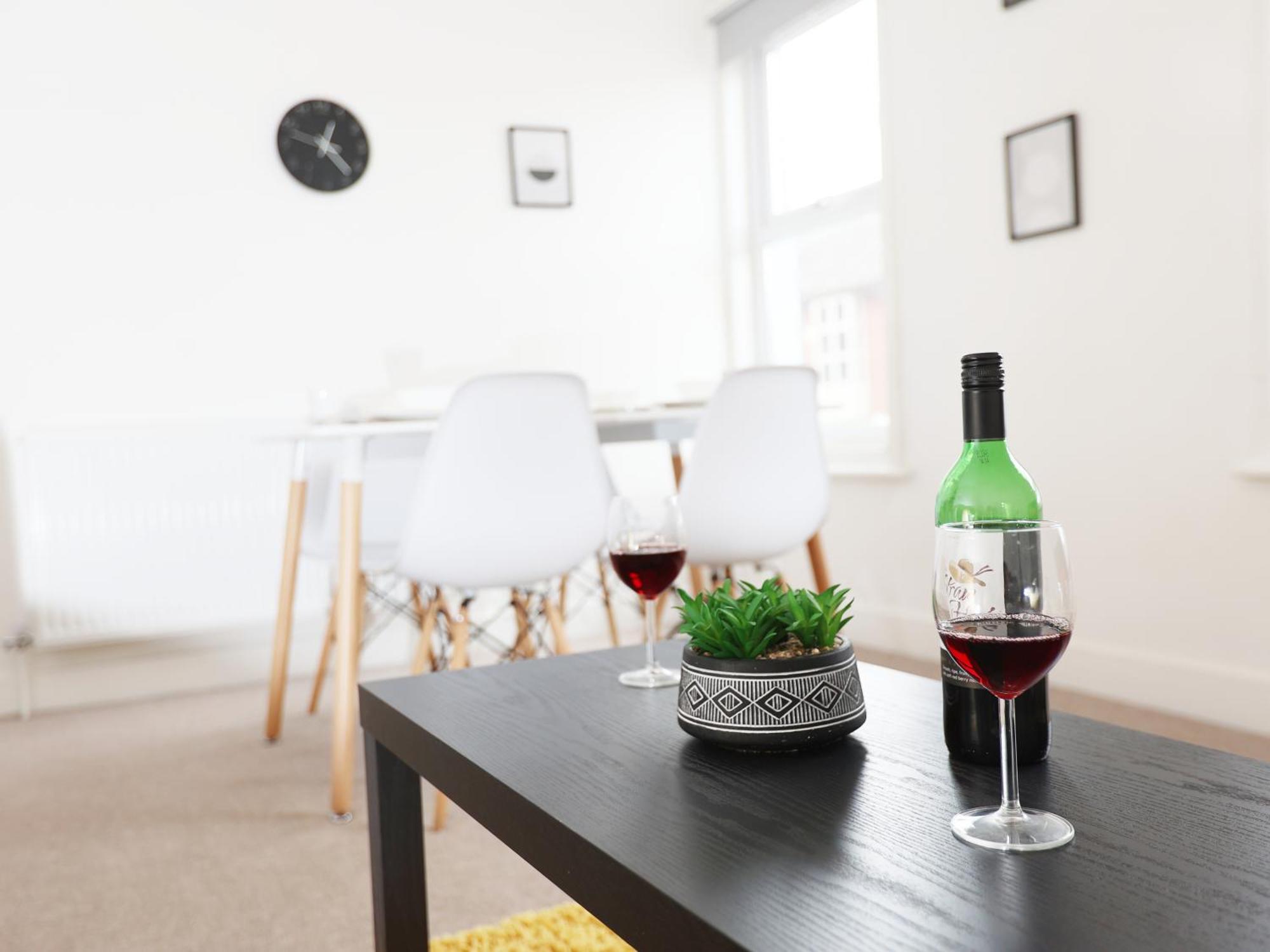 Apartment Havelock By N And N Ltd, Centre, Ideal For Contractors, Professionals, Close To Centre, Long Disc Available *