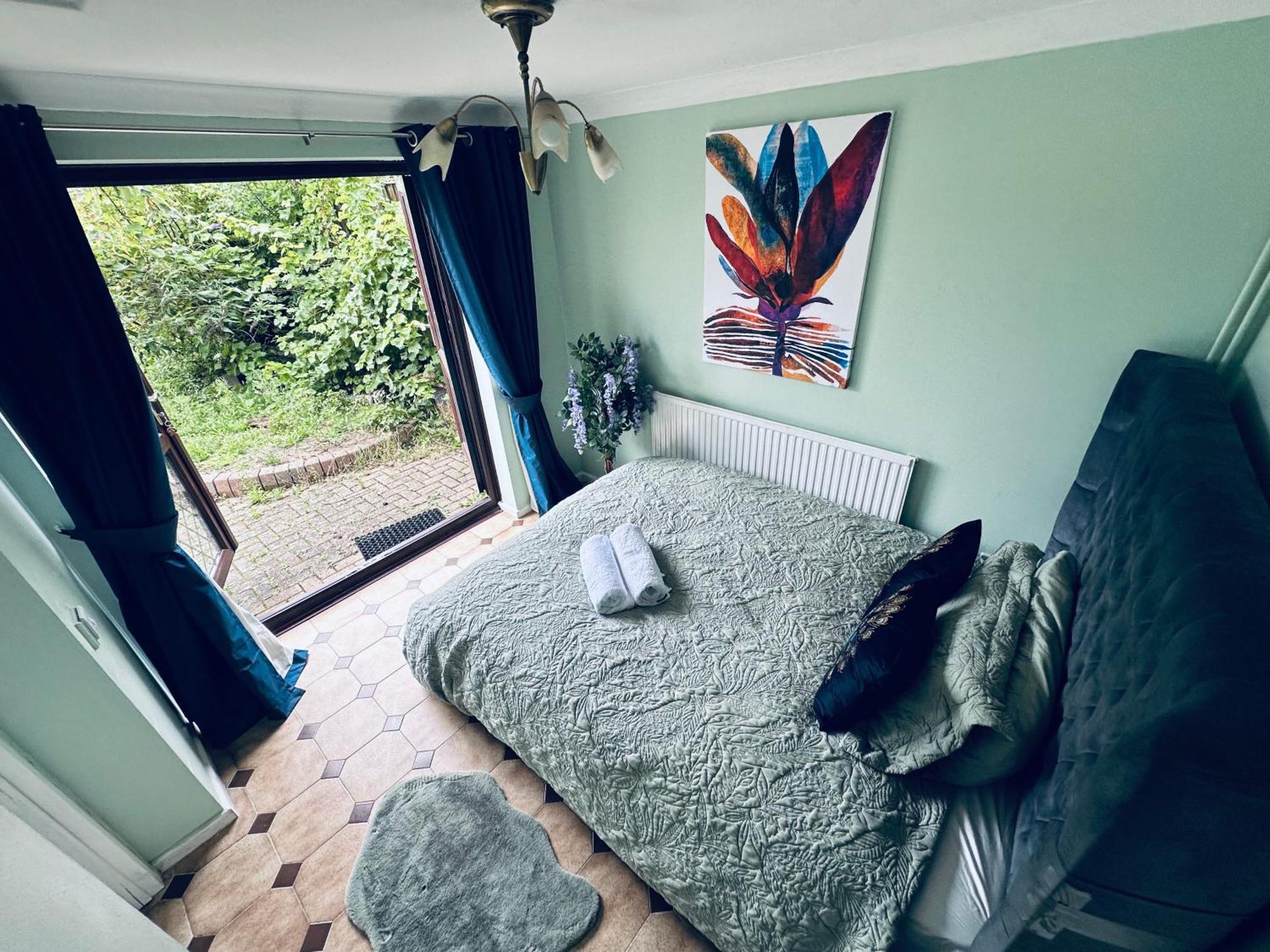 Away From Guest house Swindon