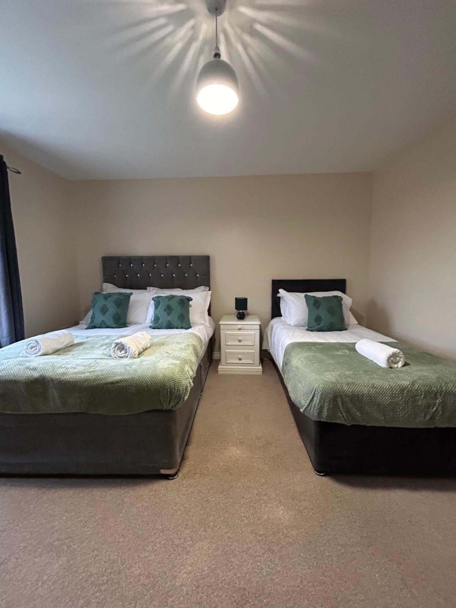 Holiday home Comfy 3 Bed House North Swindon