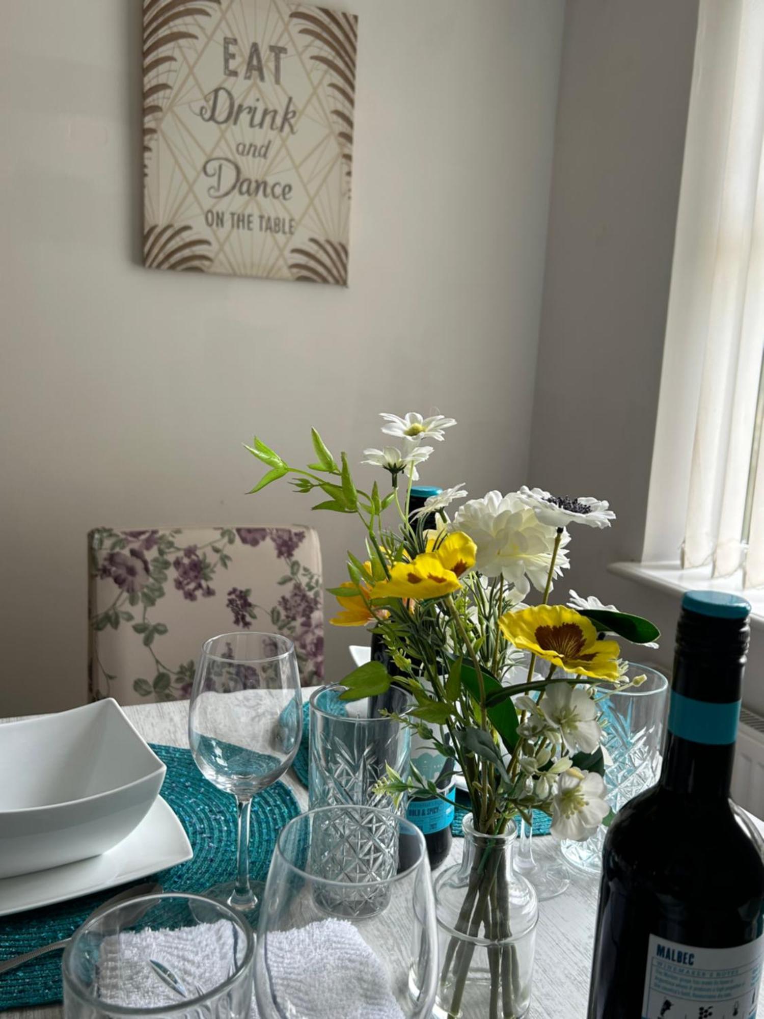 Comfy 3 Bed House North Holiday home Swindon