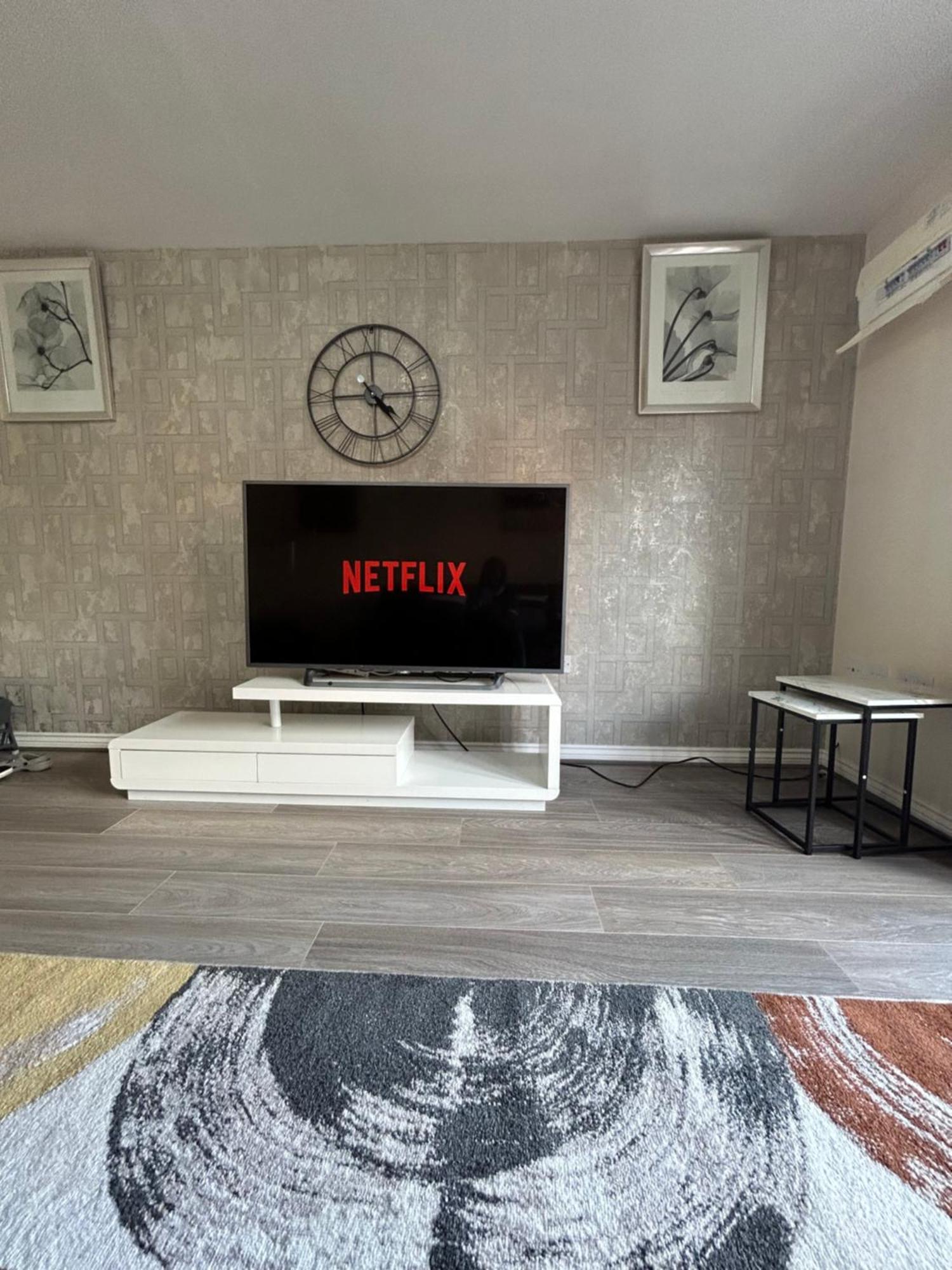 Comfy 3 Bed House North Holiday home Swindon