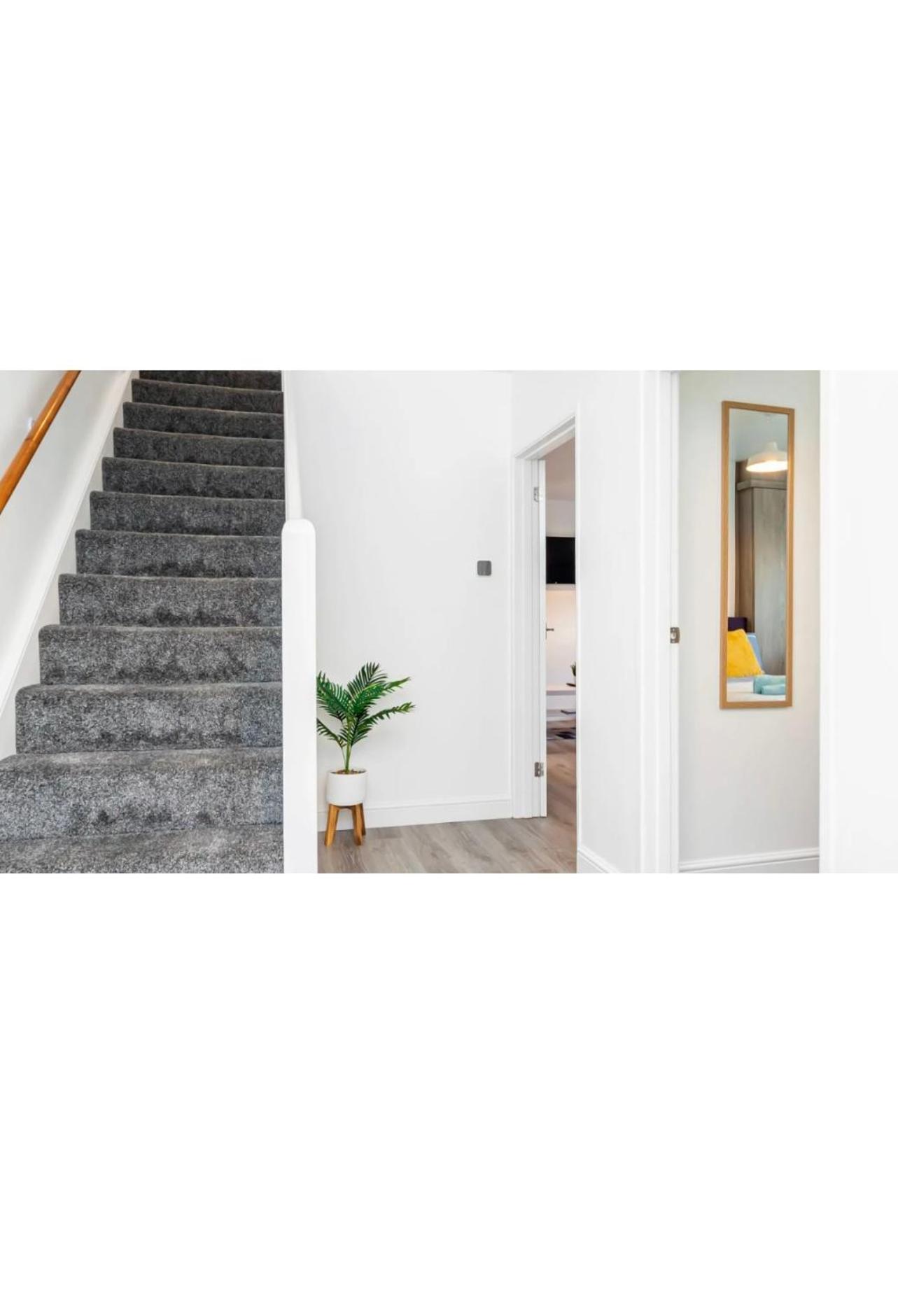 Good Location Free Parking Big Garden Modern House