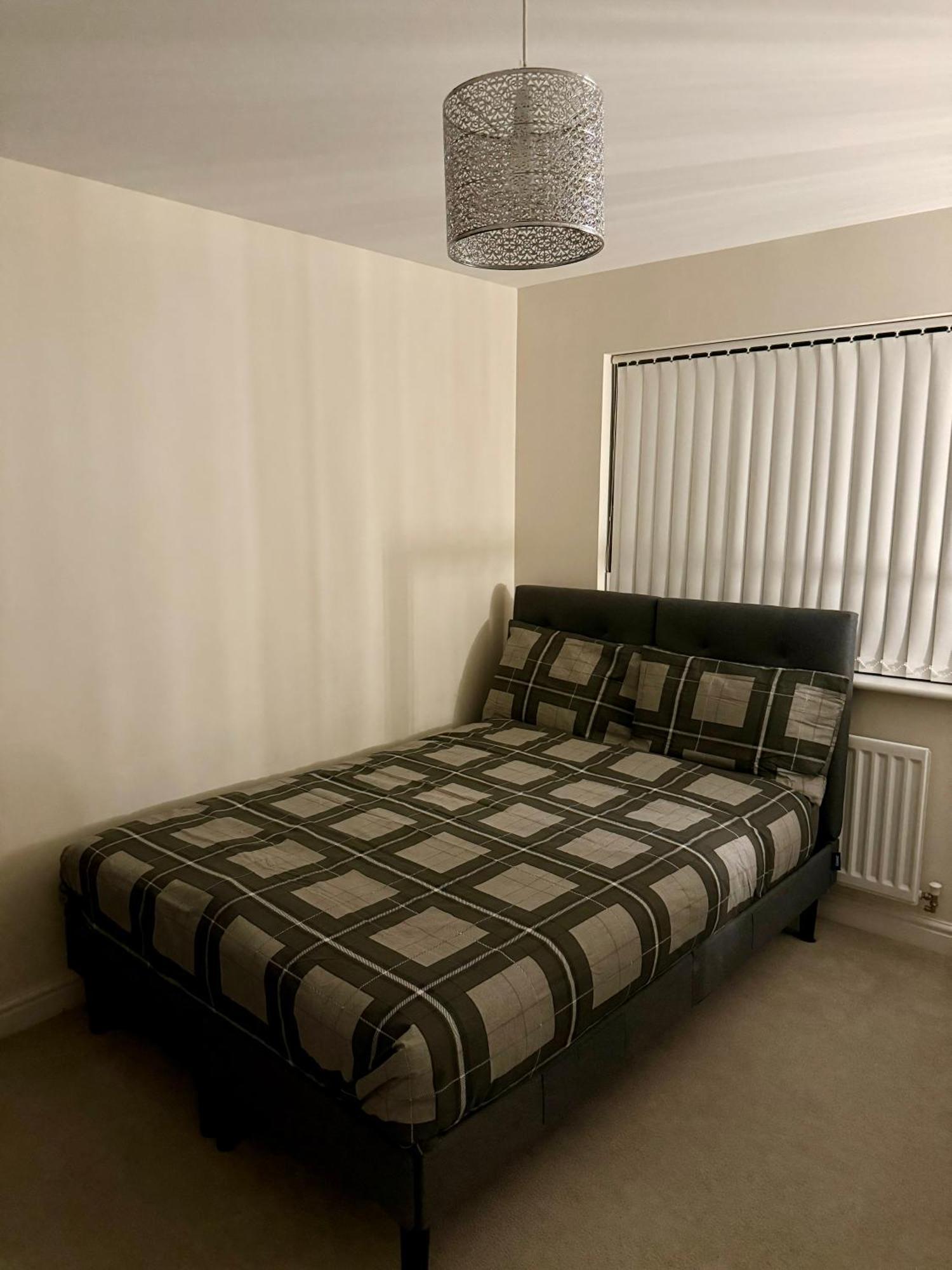 Large Double & Private Ensuite Bathroom, Badbury Park, Swindon, Near Great Western Hospital