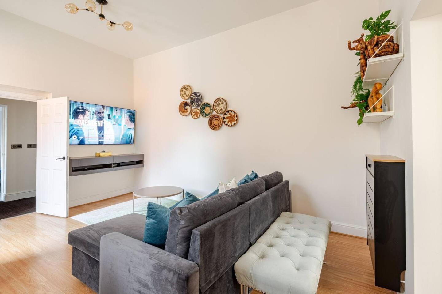 Apartment Stylish Flat In Location With Free Parking *