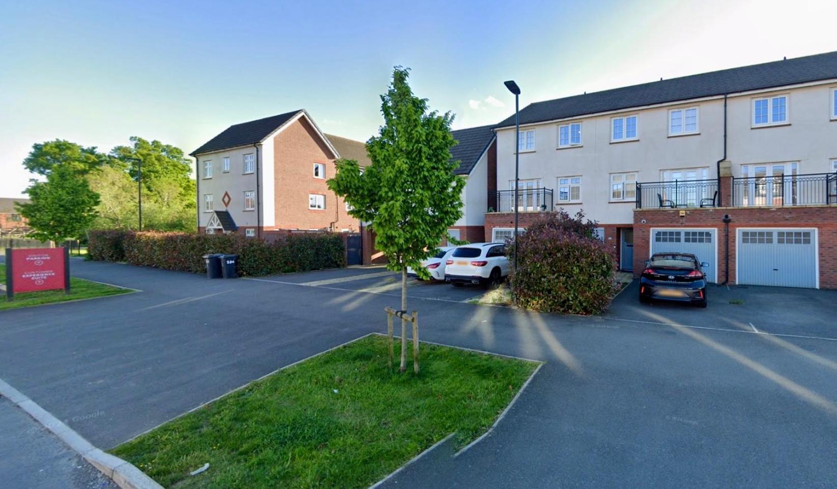 Large Double & Private Ensuite Bathroom, Badbury Park, Swindon, Near Great Western Hospital * Swindon