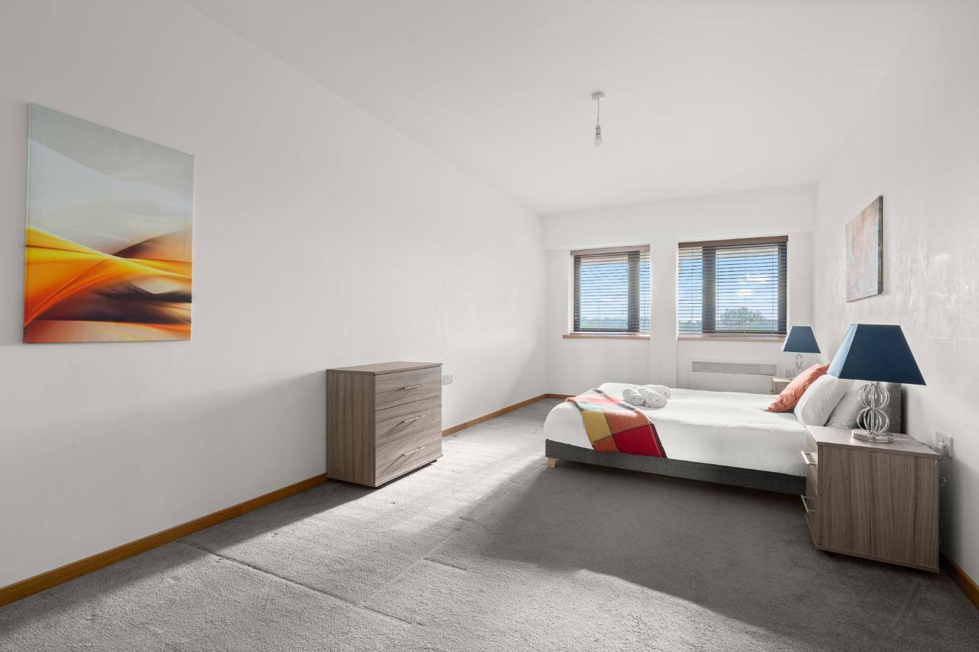 Comfortable Modern In Swindon, Free Parking Sleeps Up To 5 * Swindon