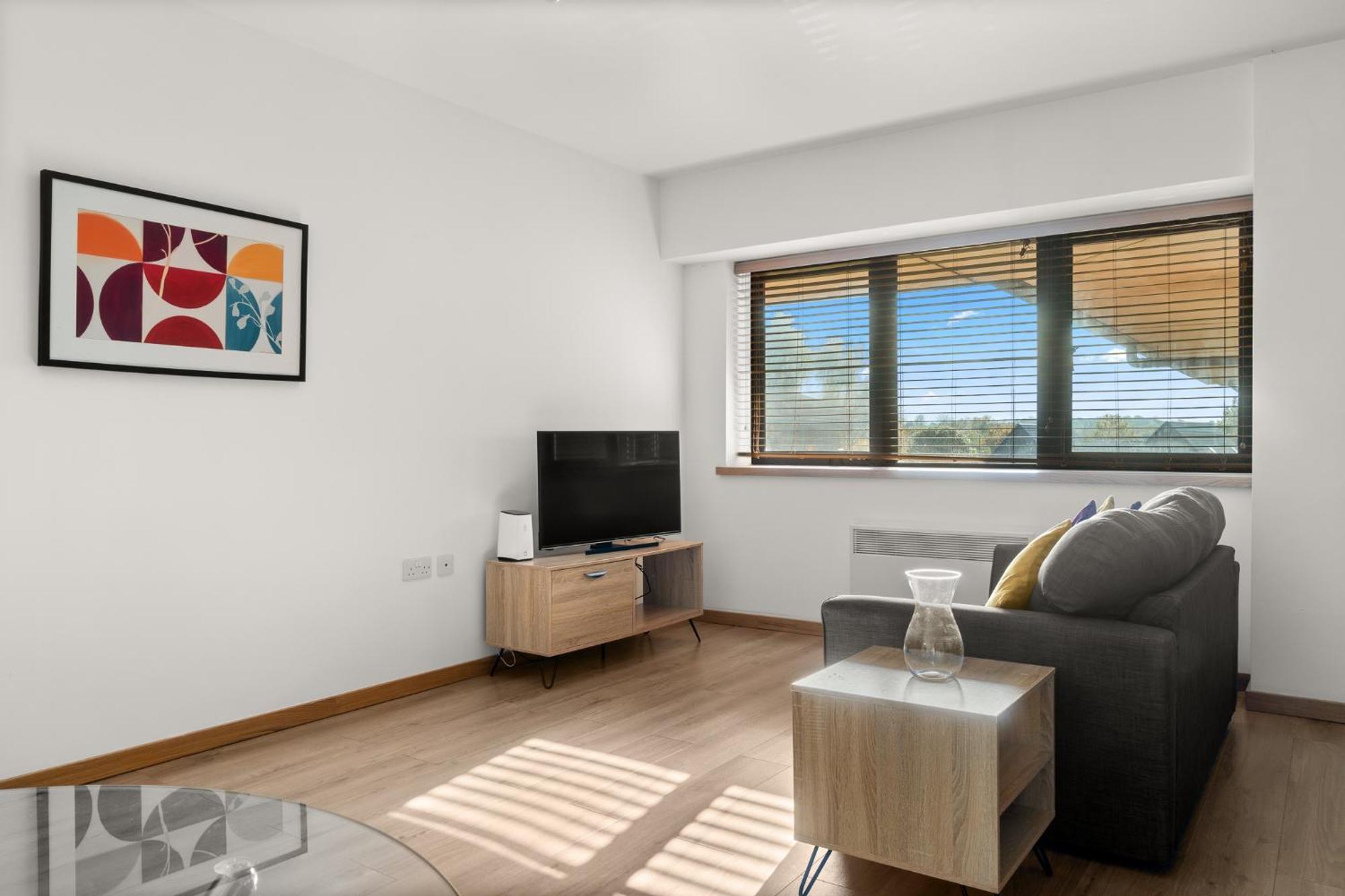 Comfortable Modern In Swindon, Free Parking Sleeps Up To 5 * Swindon