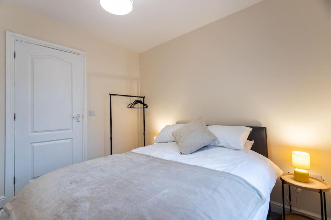 Casa de férias Deacon Street-3 Bedroom, Sleeps 7, Long Disc, Parking *