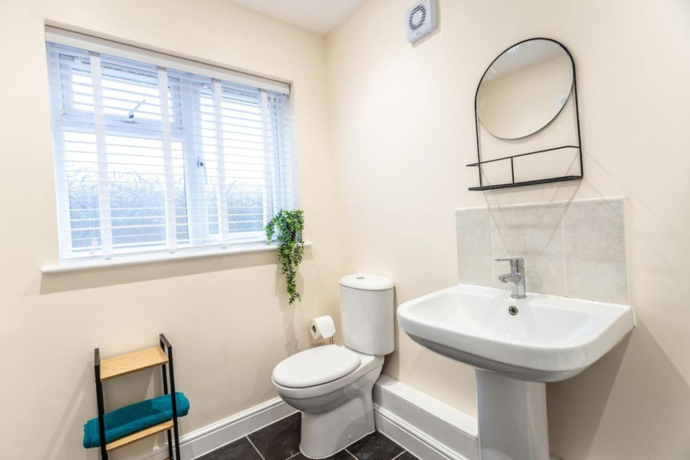 Deacon Street-3 Bedroom, Sleeps 7, Long Disc, Parking Casa de férias