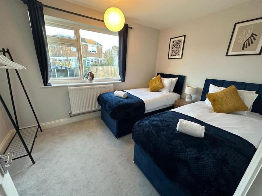 Indulgent Cozy 2 Bedroom Swindon