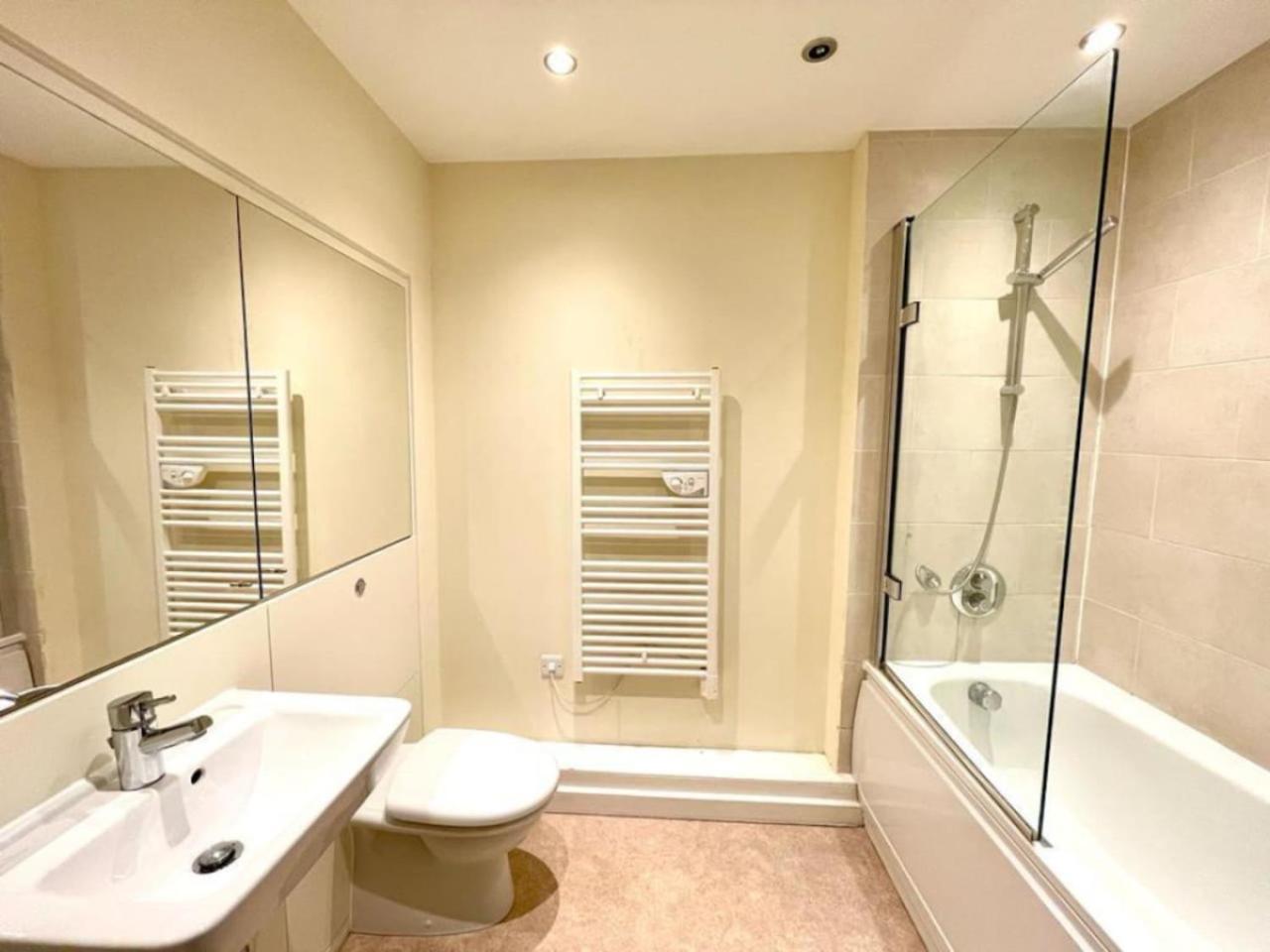 Apartamento Paramount Apartment, Sleeps 5, Town Center Location, Free Parking