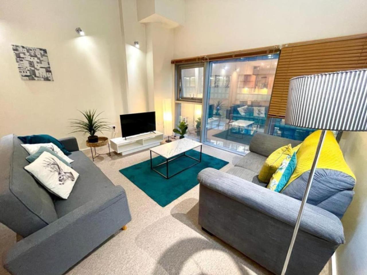 Paramount Apartment, Sleeps 5, Town Center Location, Free Parking *