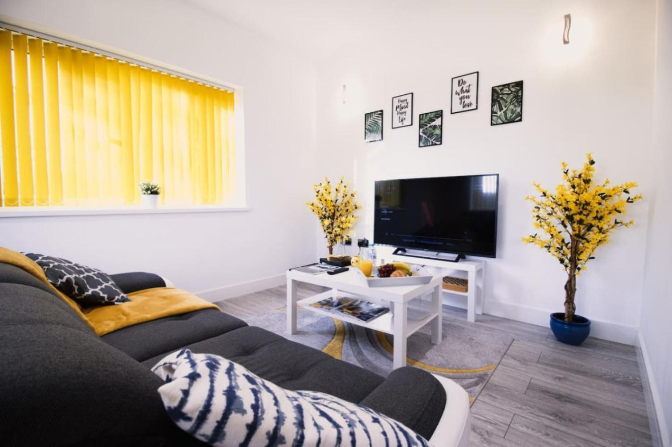 6 Cb - Spacious 2 Bedroom Apartment, Sleeps 3, Parking, Wifi Apartment *