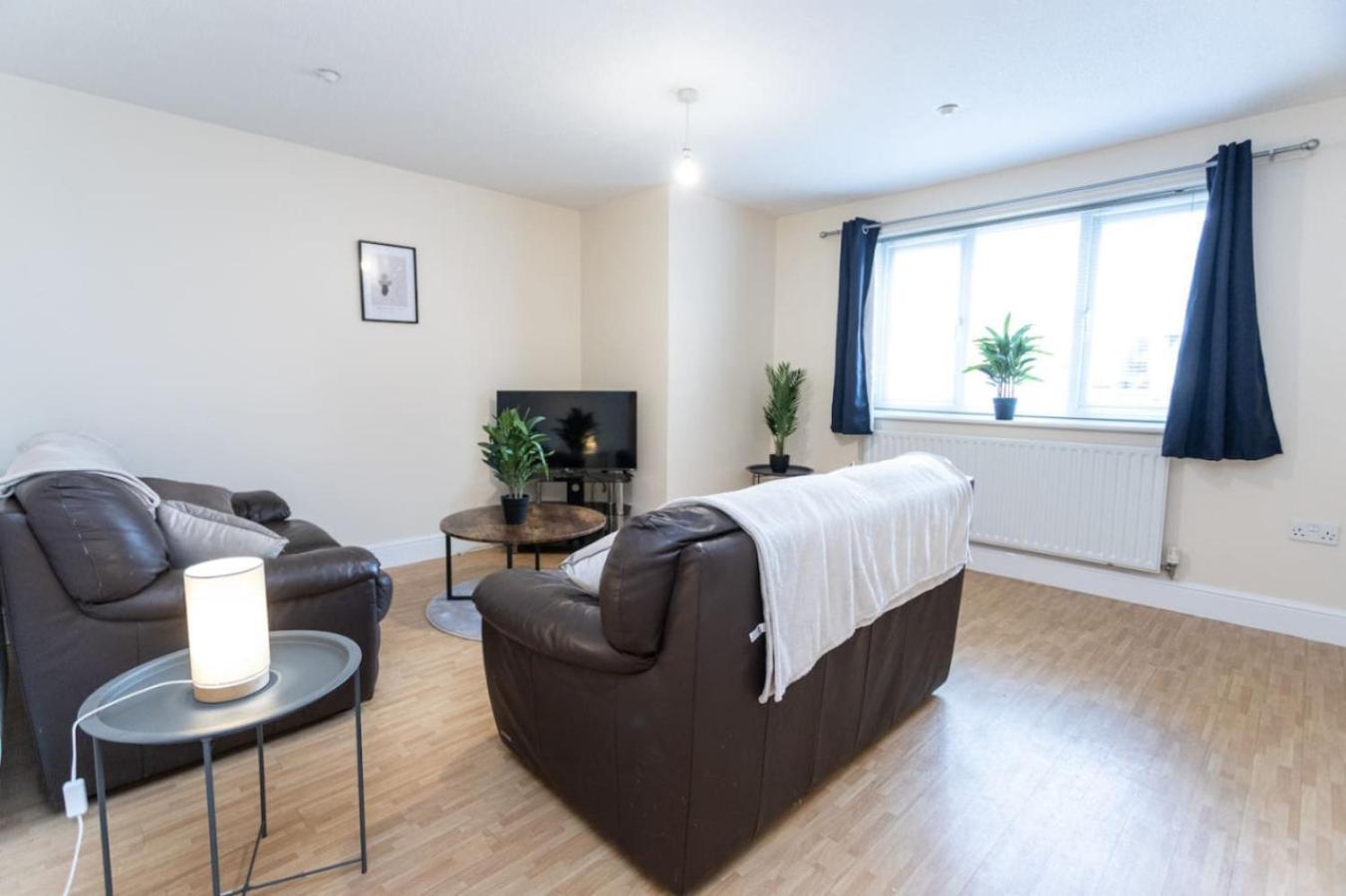 Apartamento 18fwc, 2 Bedroom, Sleeps 4, Town Centre Location, Secure Parking