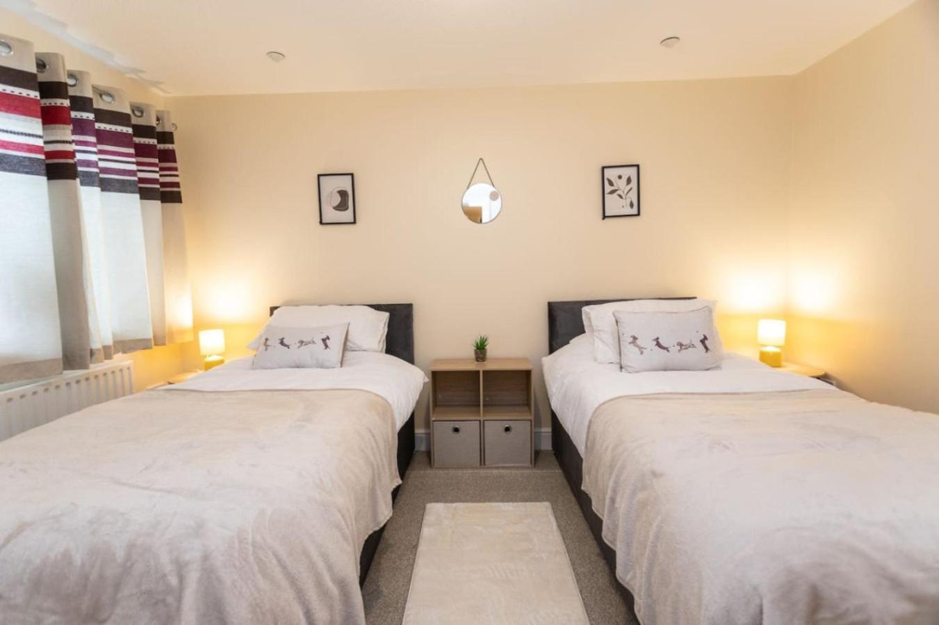 Apartamento 18fwc, 2 Bedroom, Sleeps 4, Town Centre Location, Secure Parking *