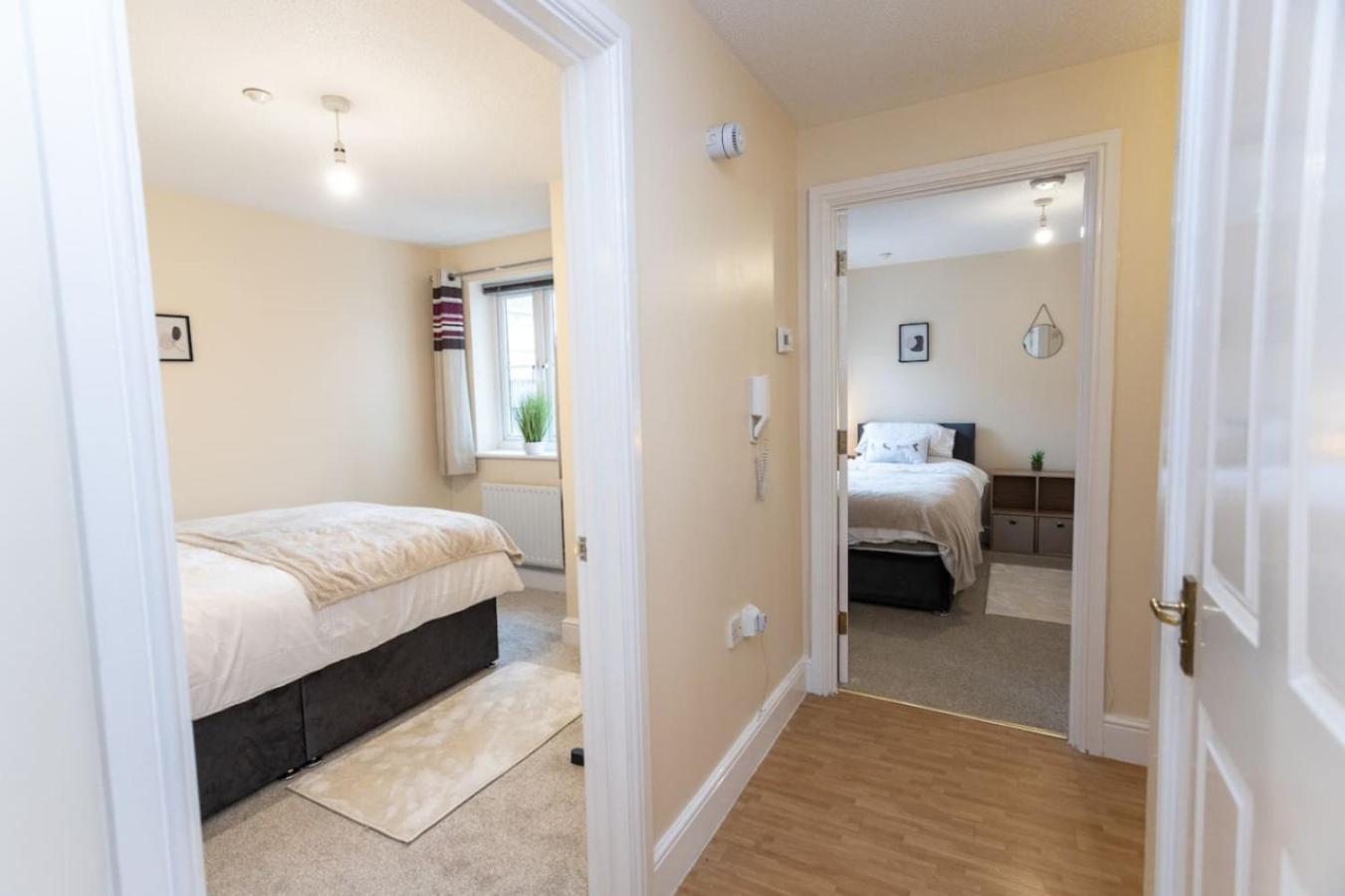 Apartamento 18fwc, 2 Bedroom, Sleeps 4, Town Centre Location, Secure Parking Swindon